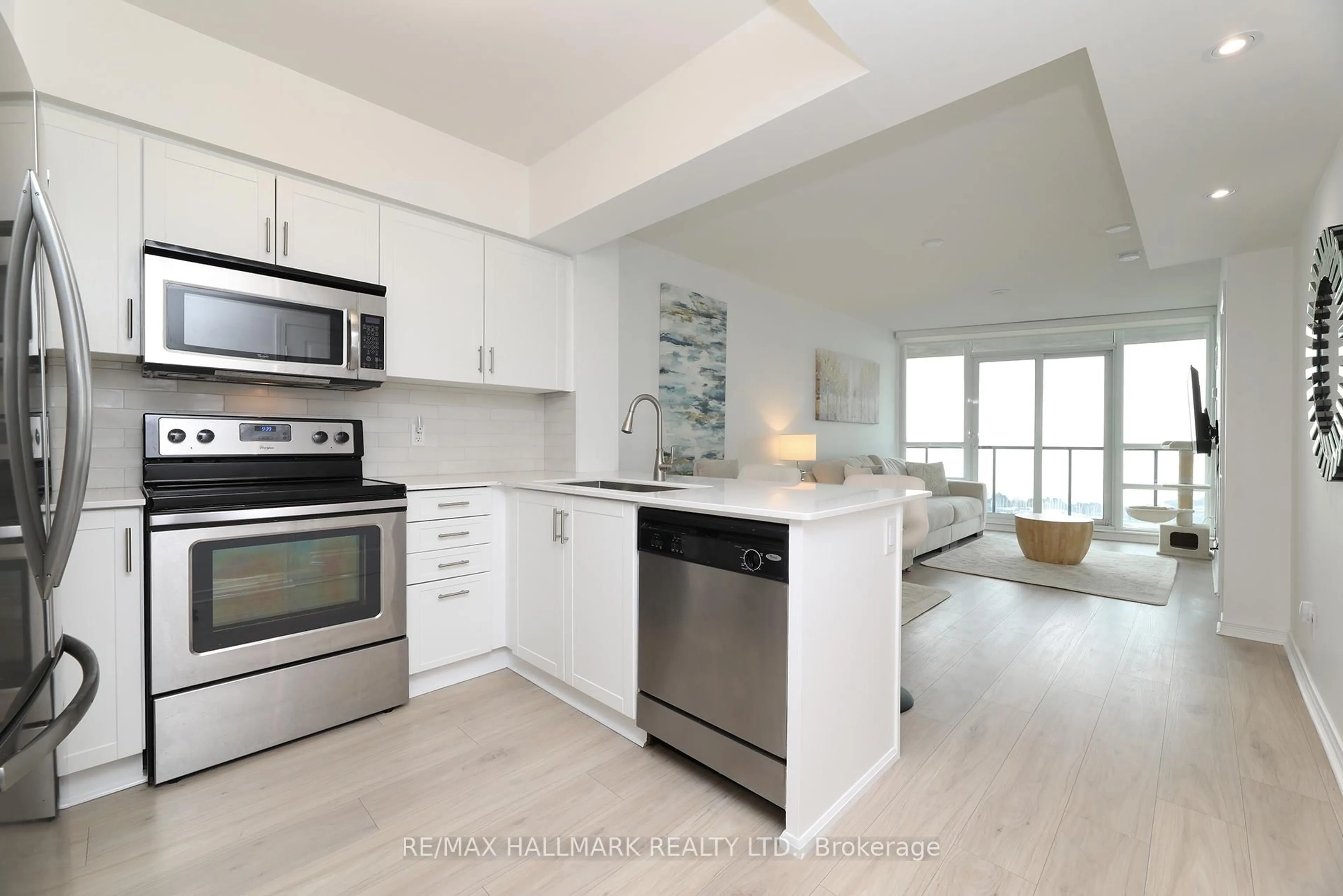 Open concept kitchen, unknown for 2230 Lake Shore Blvd #2801, Toronto Ontario M8V 3X7