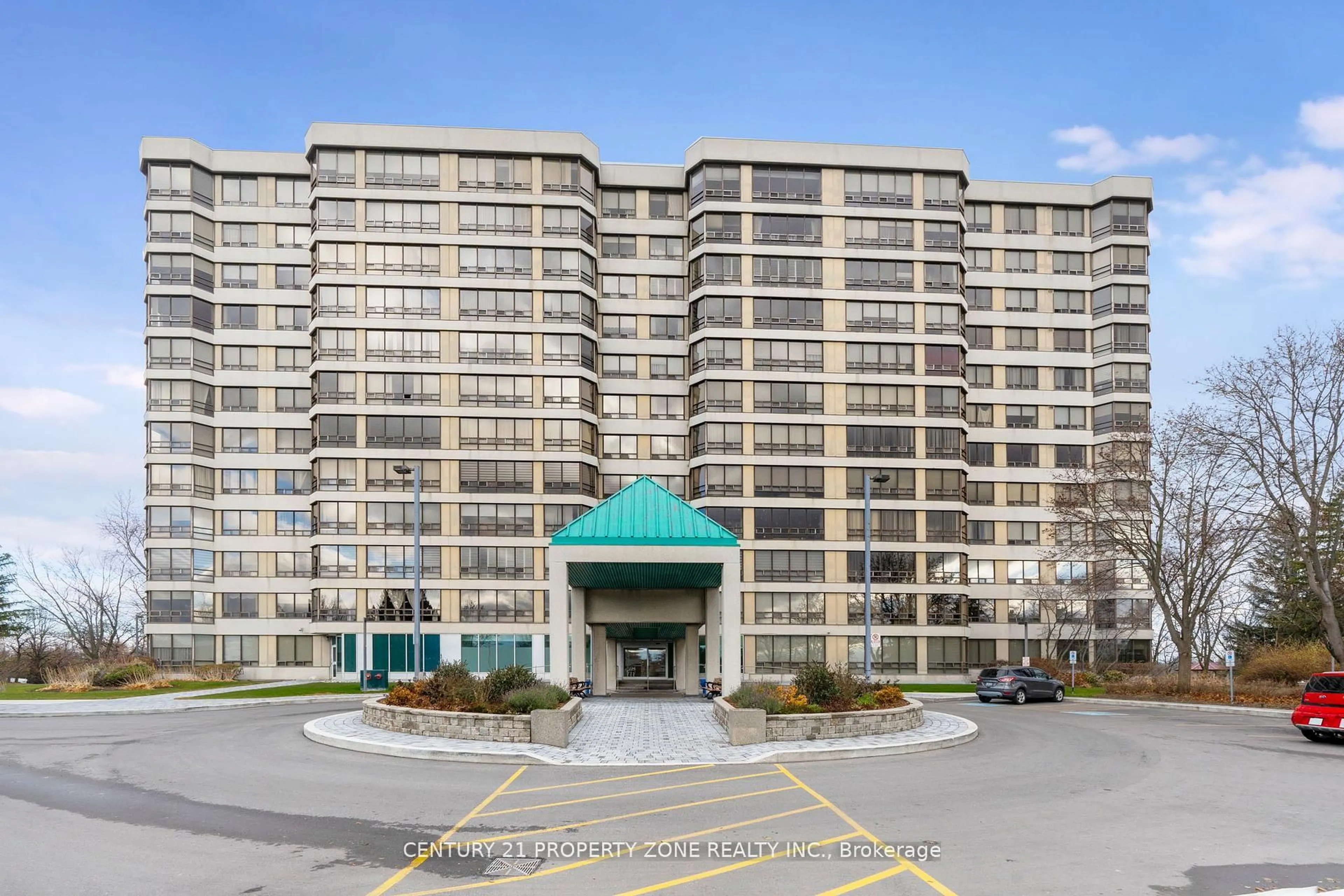 Indoor foyer for 330 Mill St #101, Brampton Ontario L6Y 3V3