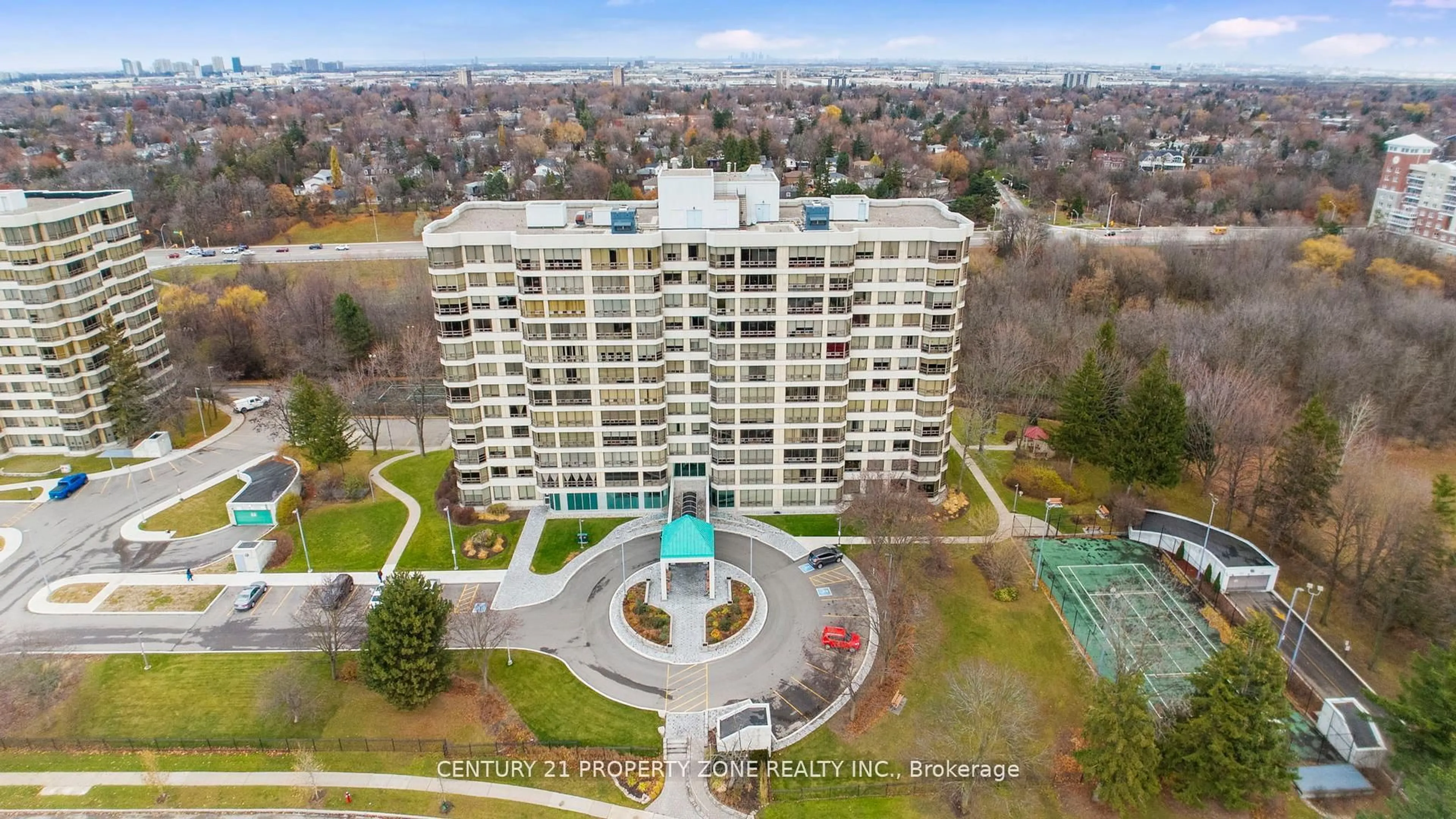 A pic from outside/outdoor area/front of a property/back of a property/a pic from drone, city buildings view from balcony for 330 Mill St #101, Brampton Ontario L6Y 3V3