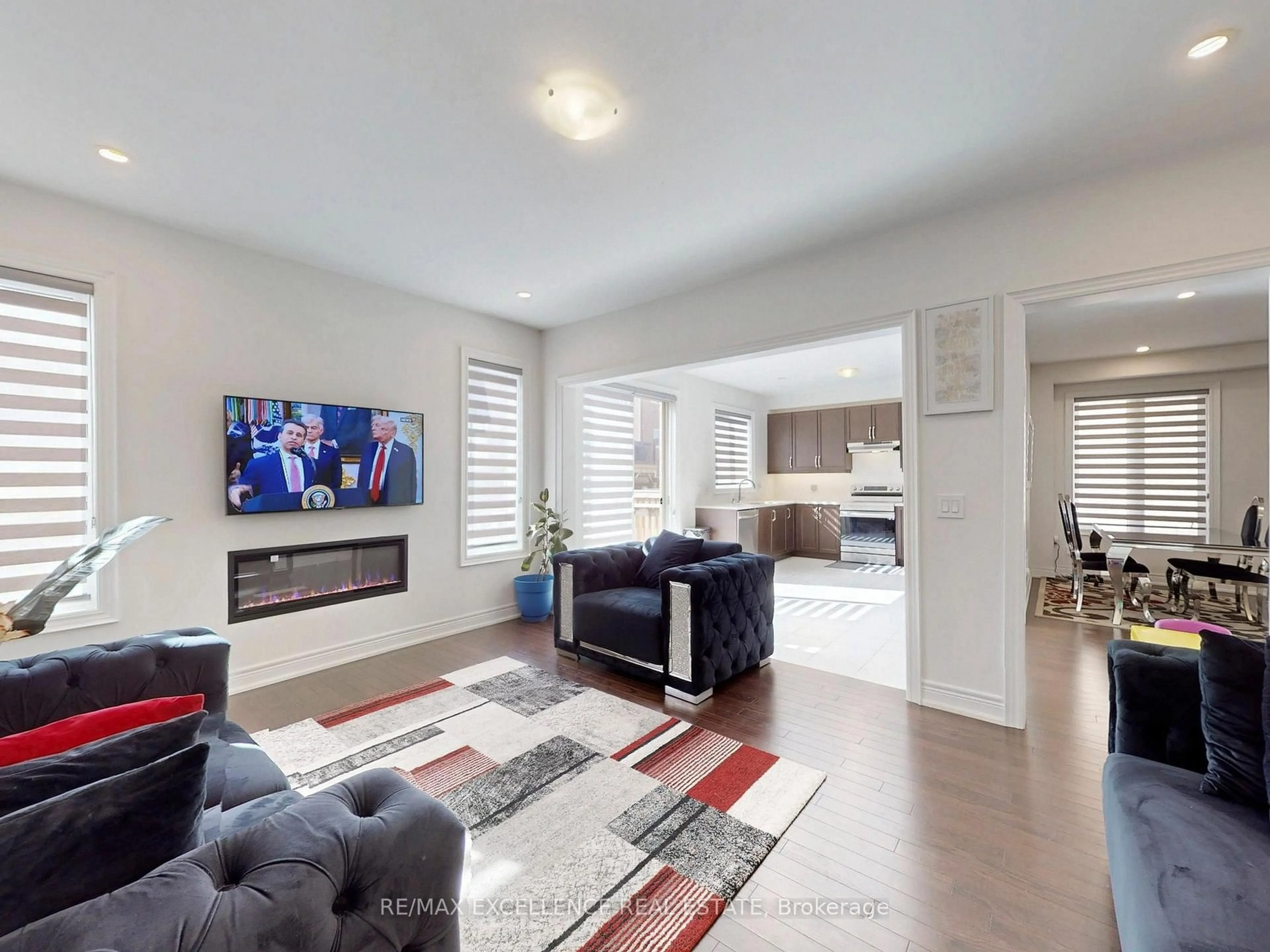 Living room with furniture, unknown for 33 Tiger Cres, Brampton Ontario L6R 0C8