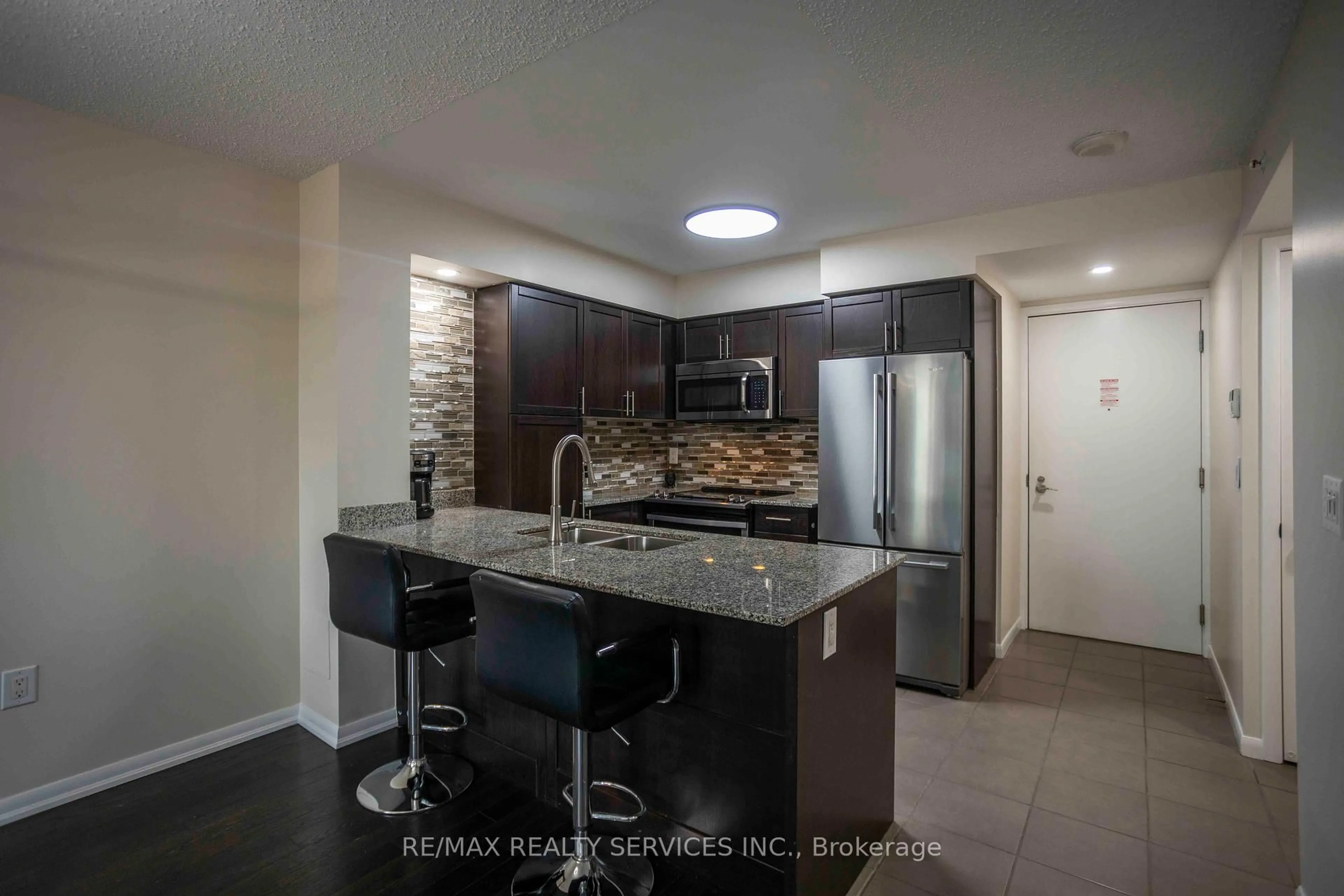 Standard kitchen, ceramic/tile floor for 800 Lawrence Ave #703, Toronto Ontario M6A 0B1