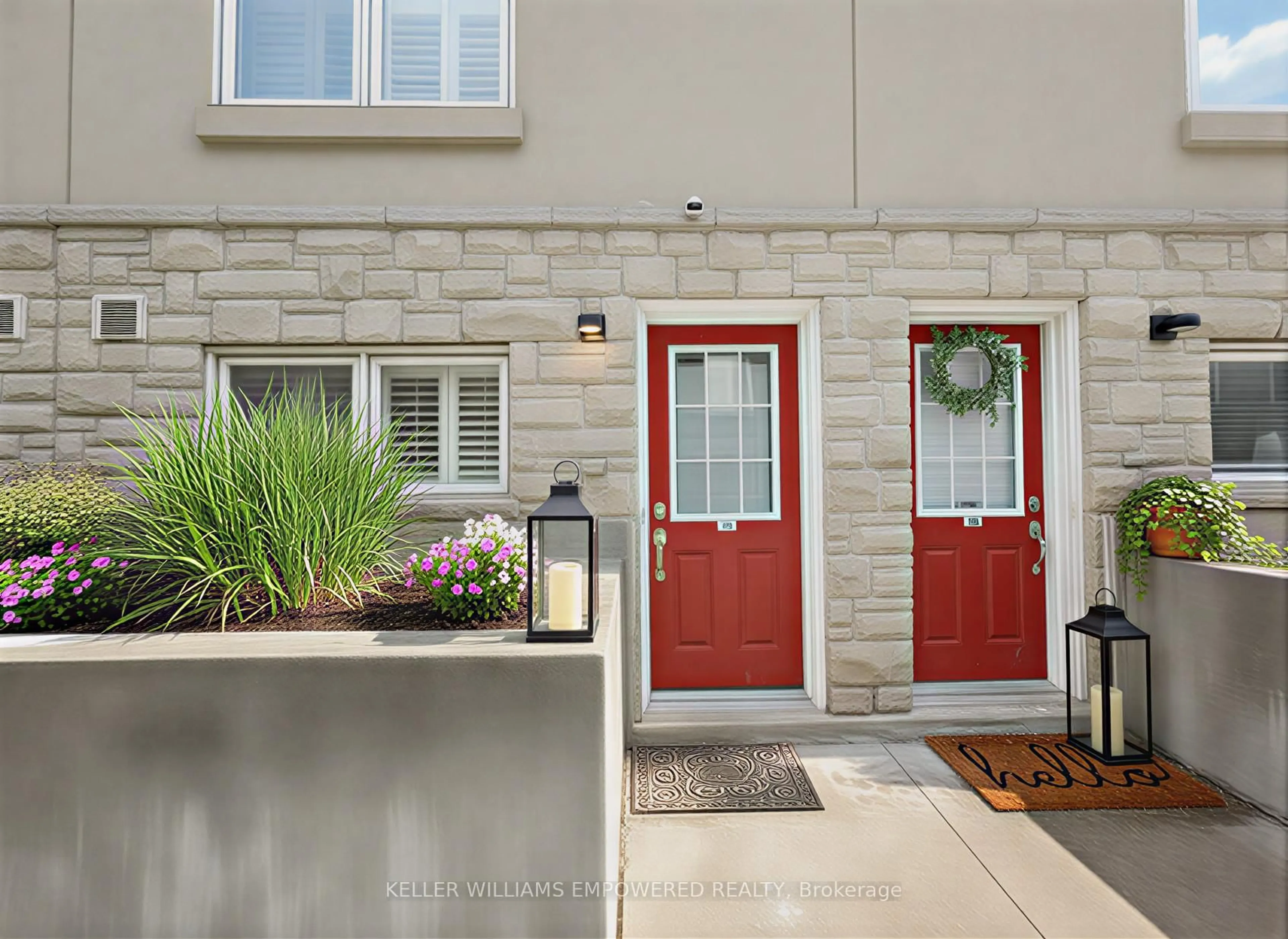 Indoor entryway for 25 Foundry Ave #13, Toronto Ontario M6H 4K7