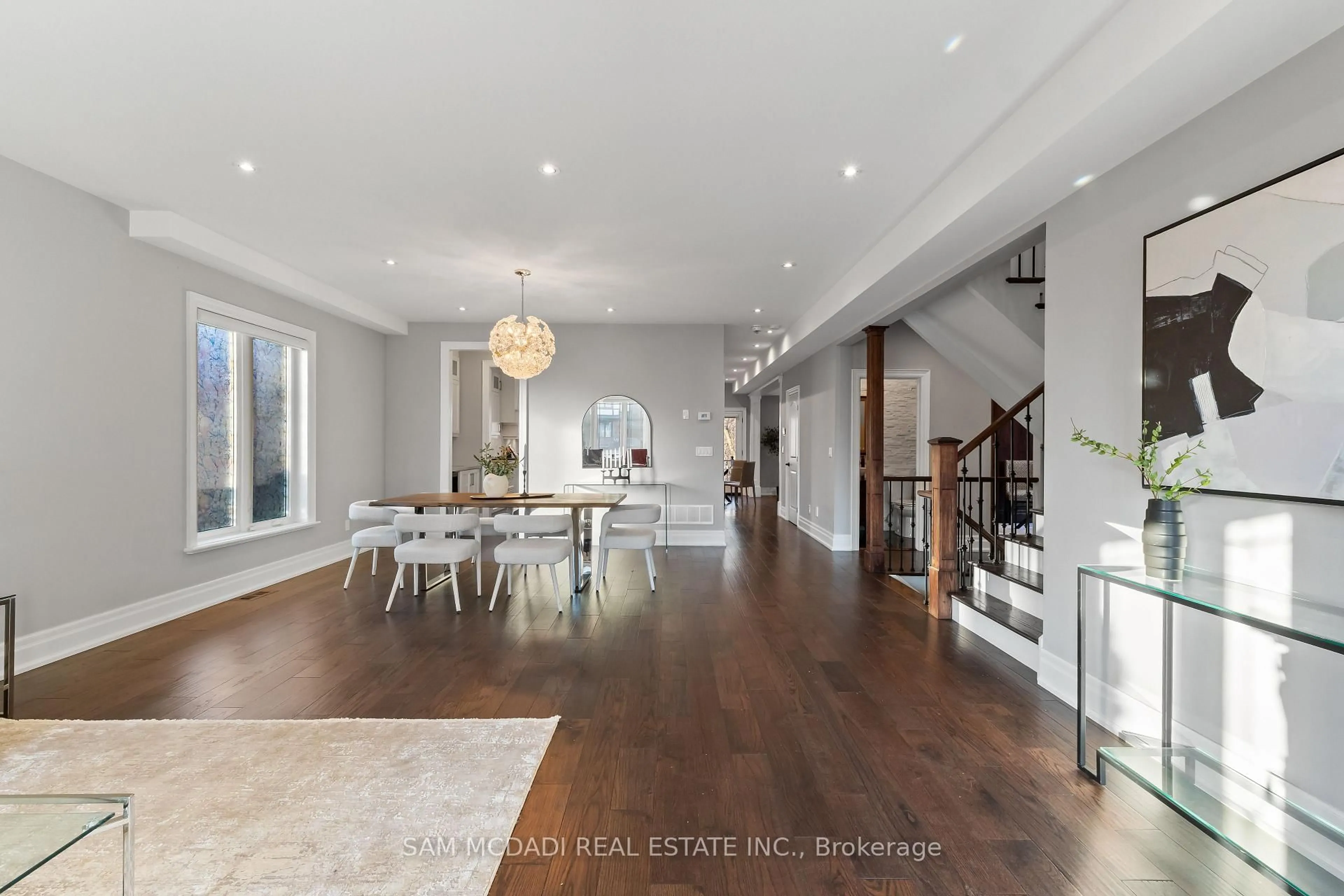 Dining room, unknown for 1487 Myron Dr, Mississauga Ontario L5E 2N5