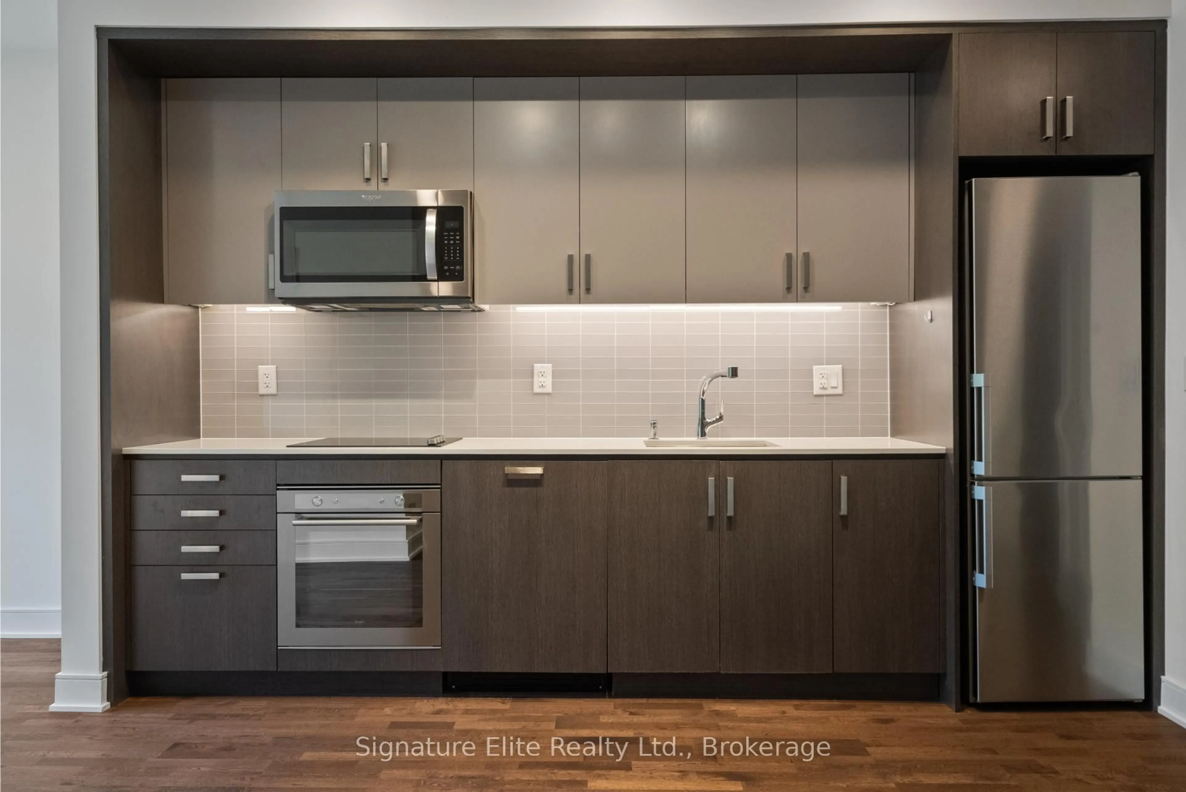 Standard kitchen, unknown for 1575 Lakeshore Rd #G28, Mississauga Ontario L5J 1J4