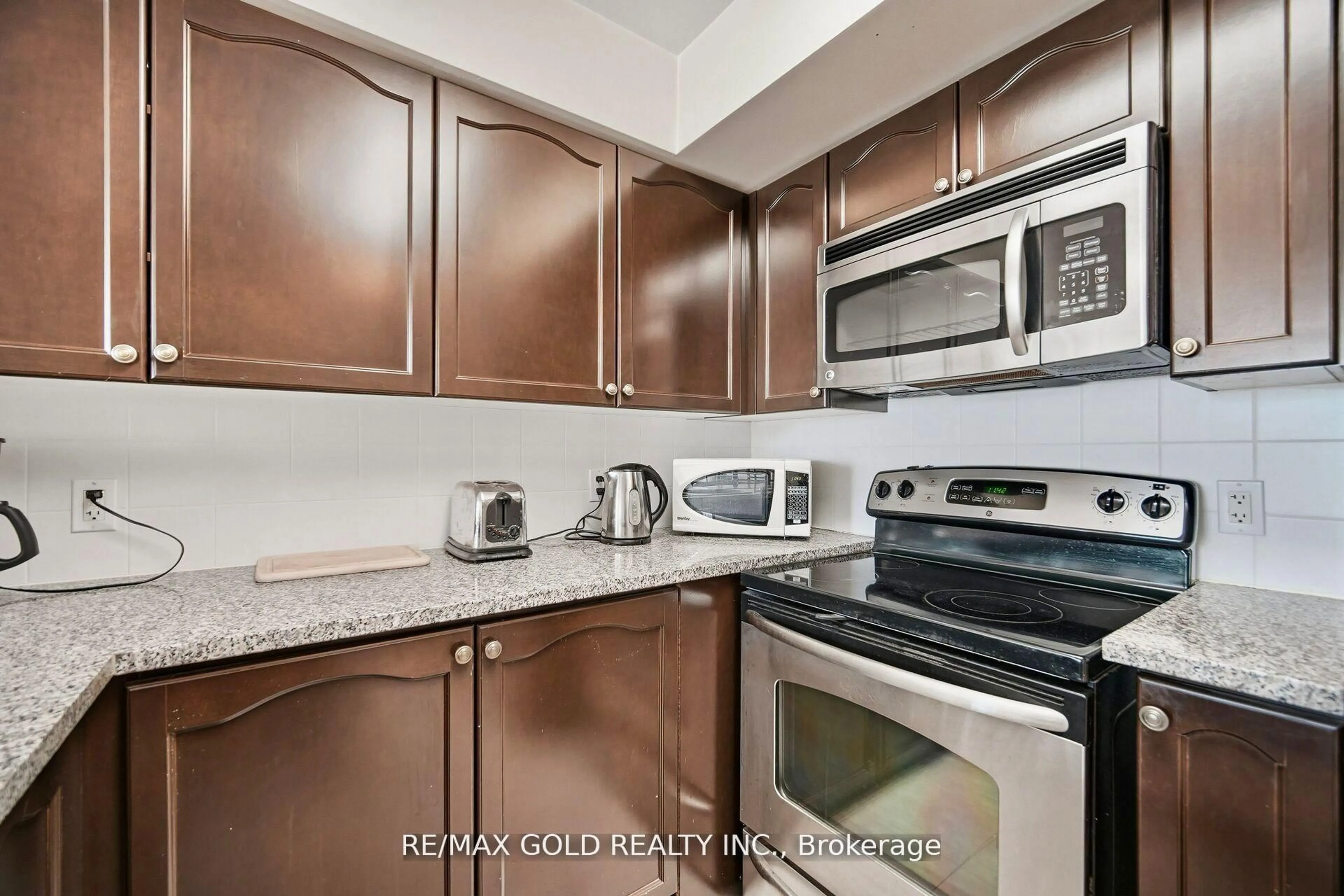 Standard kitchen, unknown for 335 Rathburn Rd #2508, Mississauga Ontario L5B 0C8