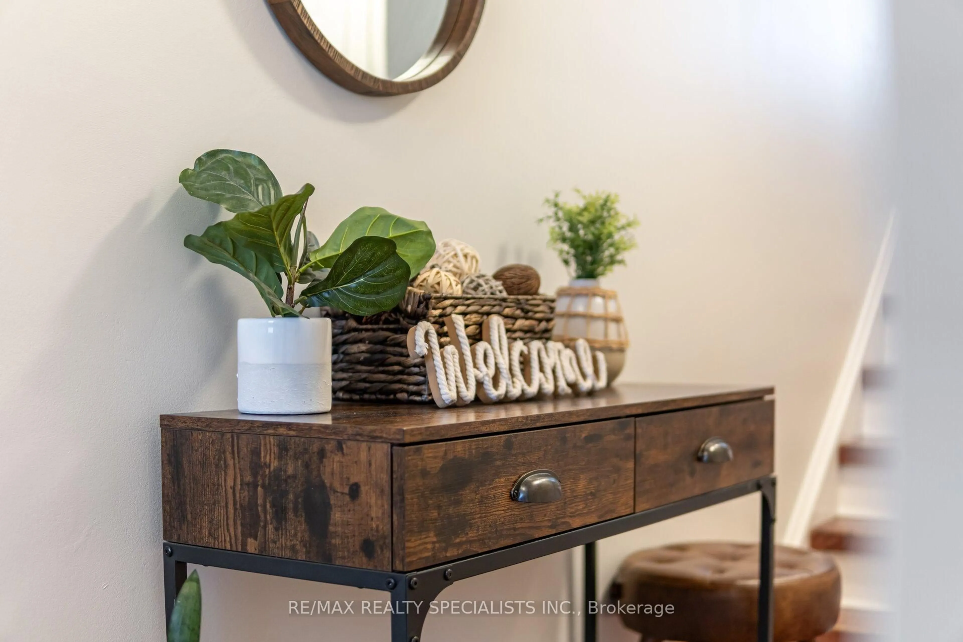 Indoor entryway for 371 Bronte St #41, Milton Ontario L9T 3K5