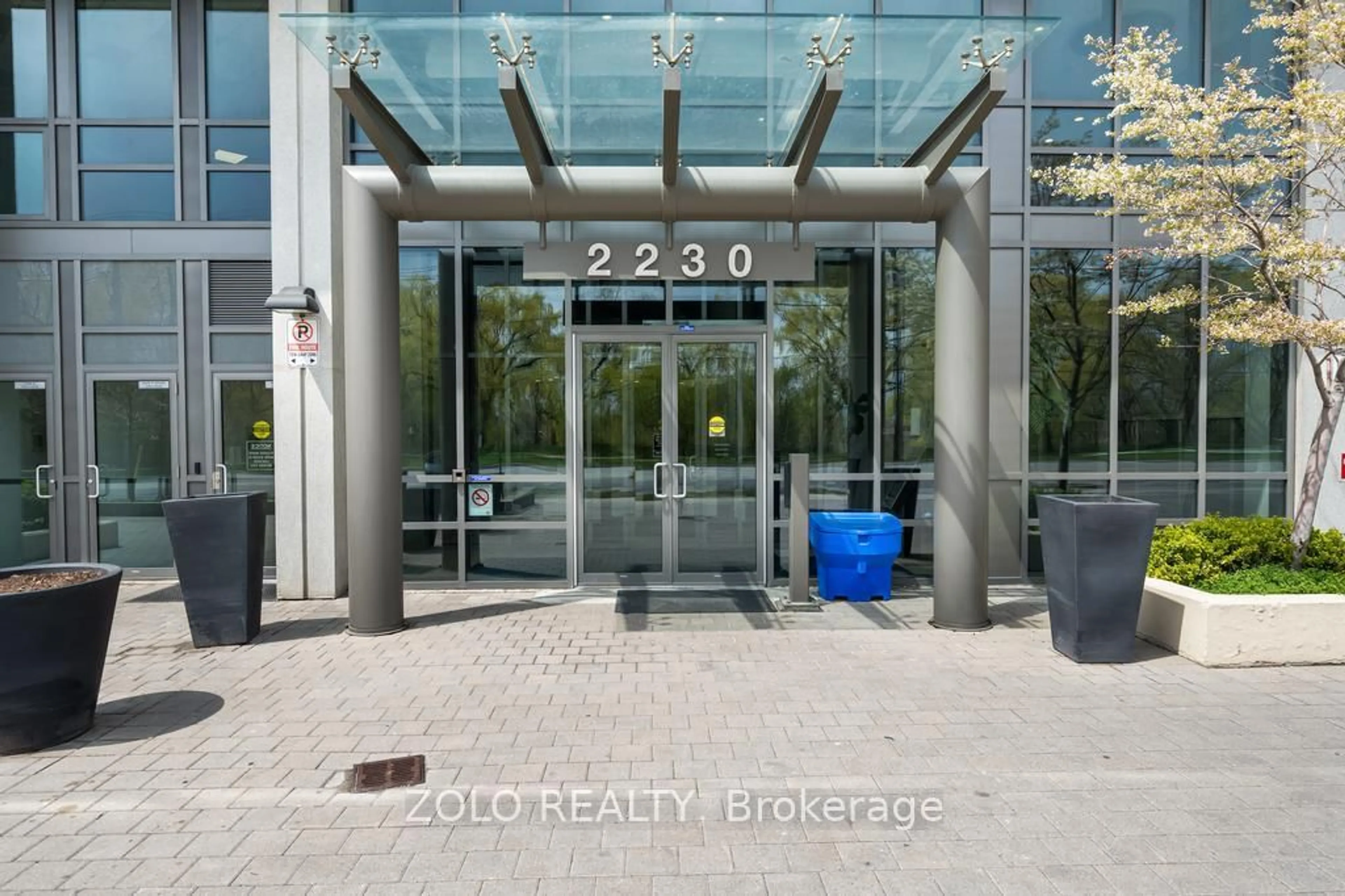 Indoor foyer for 2230 Lake Shore Blvd #3802, Toronto Ontario M8V 0B2