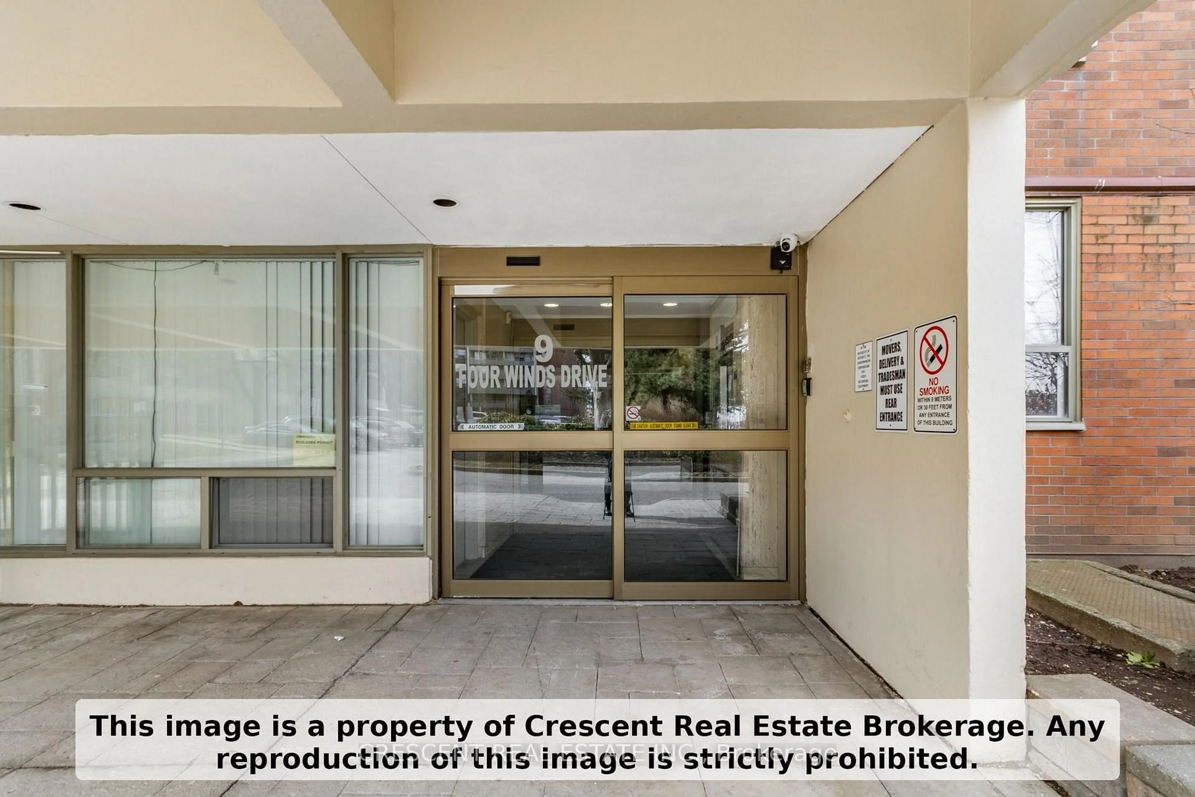 Indoor foyer for 9 Four Winds Dr #710, Toronto Ontario M3J 2S8