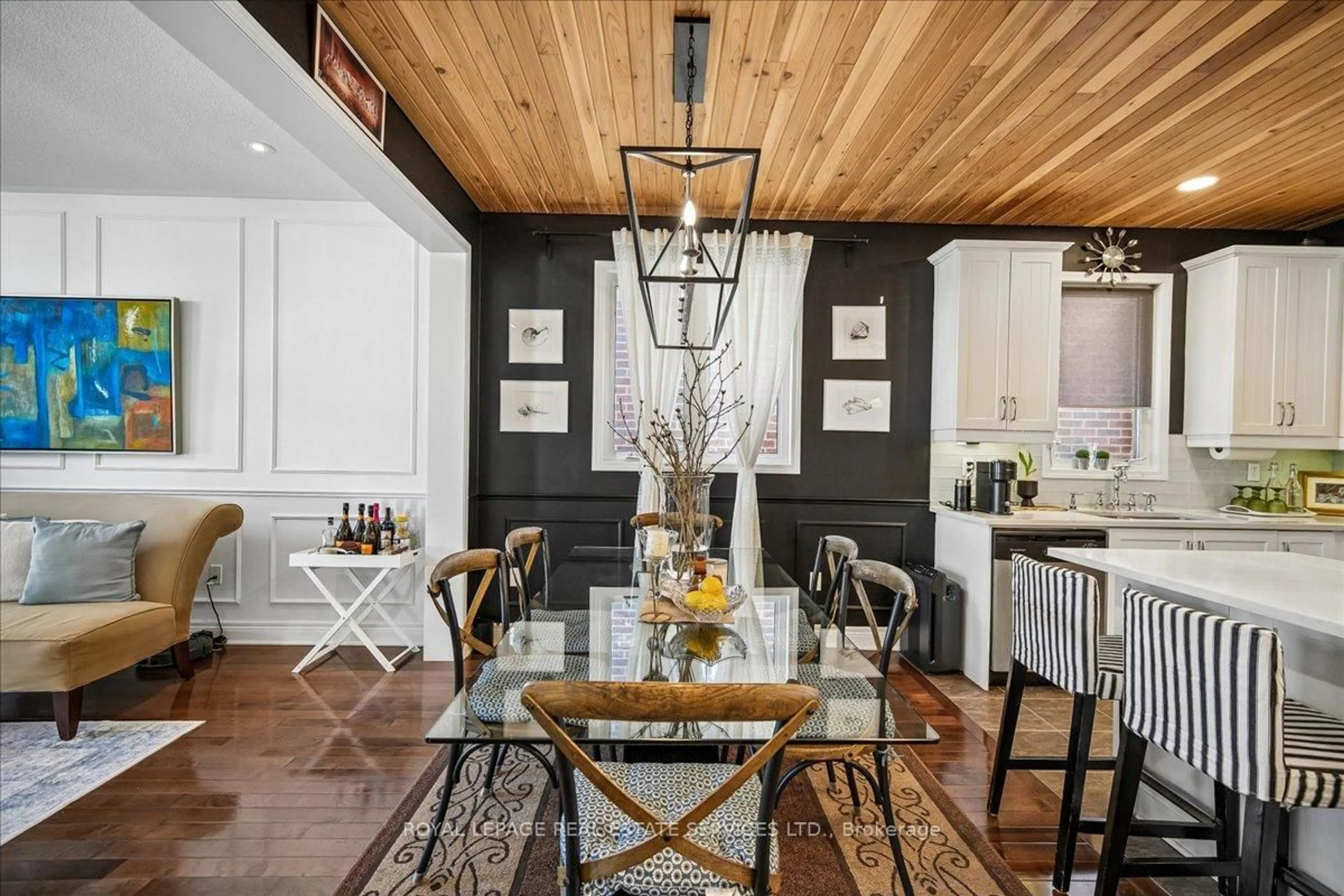 Dining room, wood/laminate floor for 693 Savoline Blvd, Milton Ontario L9T 0N2