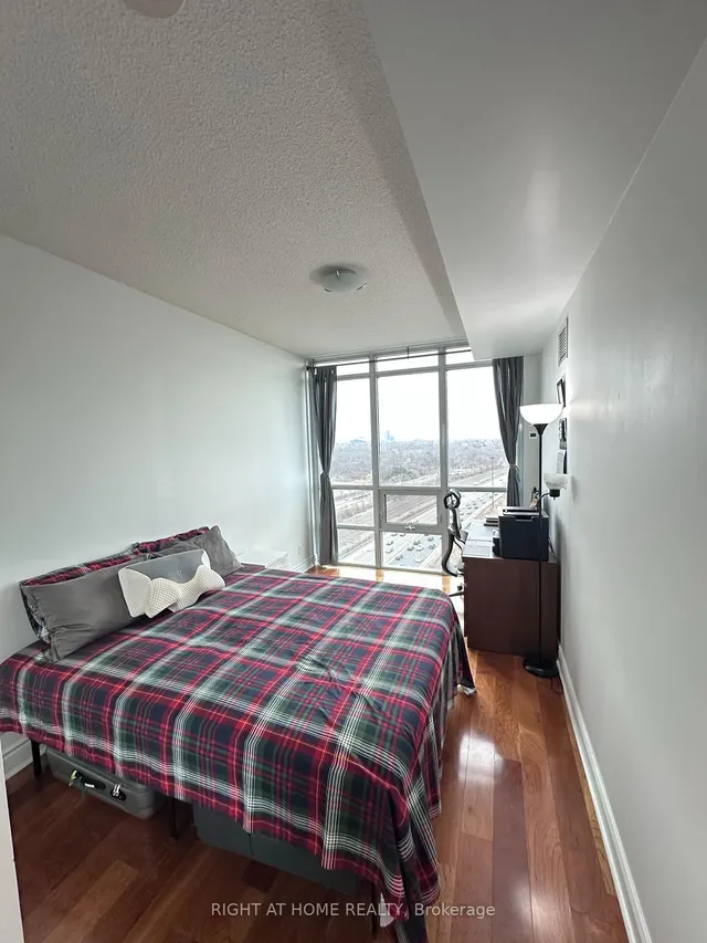1900 Lake Shore Blvd #1701, Toronto 5