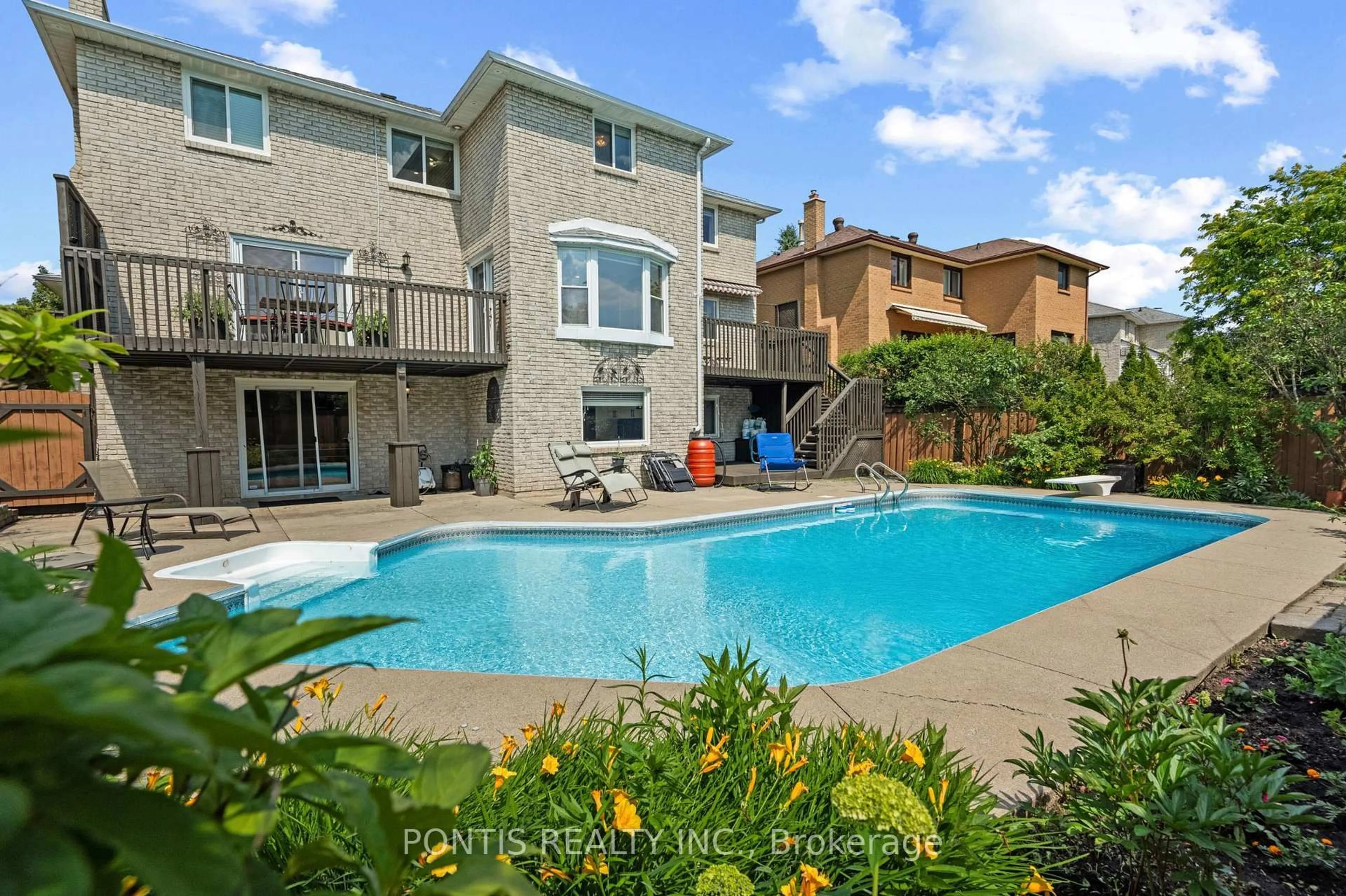 Pool for 10 Whitmore Crt, Brampton Ontario L6Z 2A5