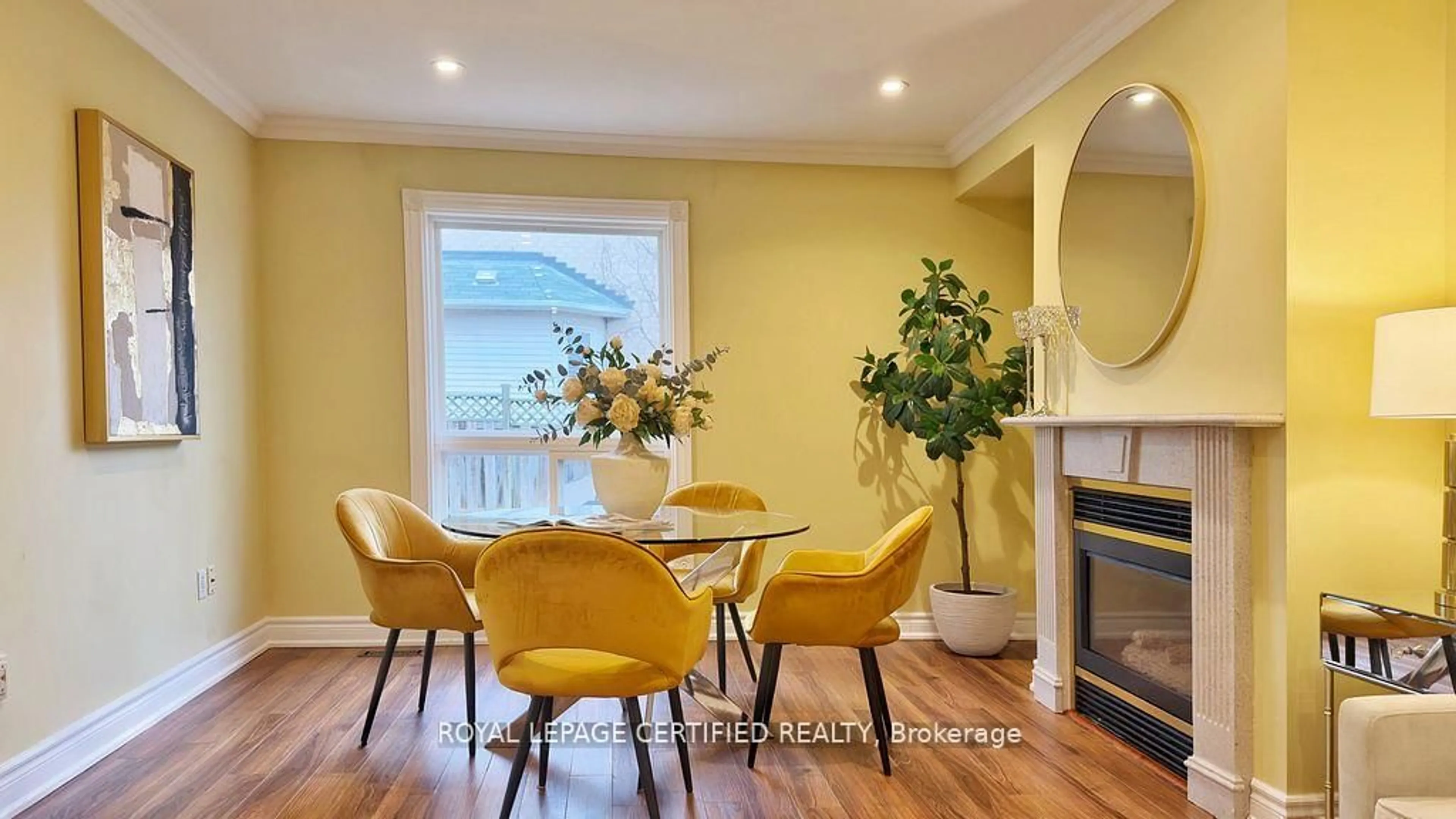 Dining room, wood/laminate floor for 5555 WHISTLER Cres, Mississauga Ontario L4Z 3R5