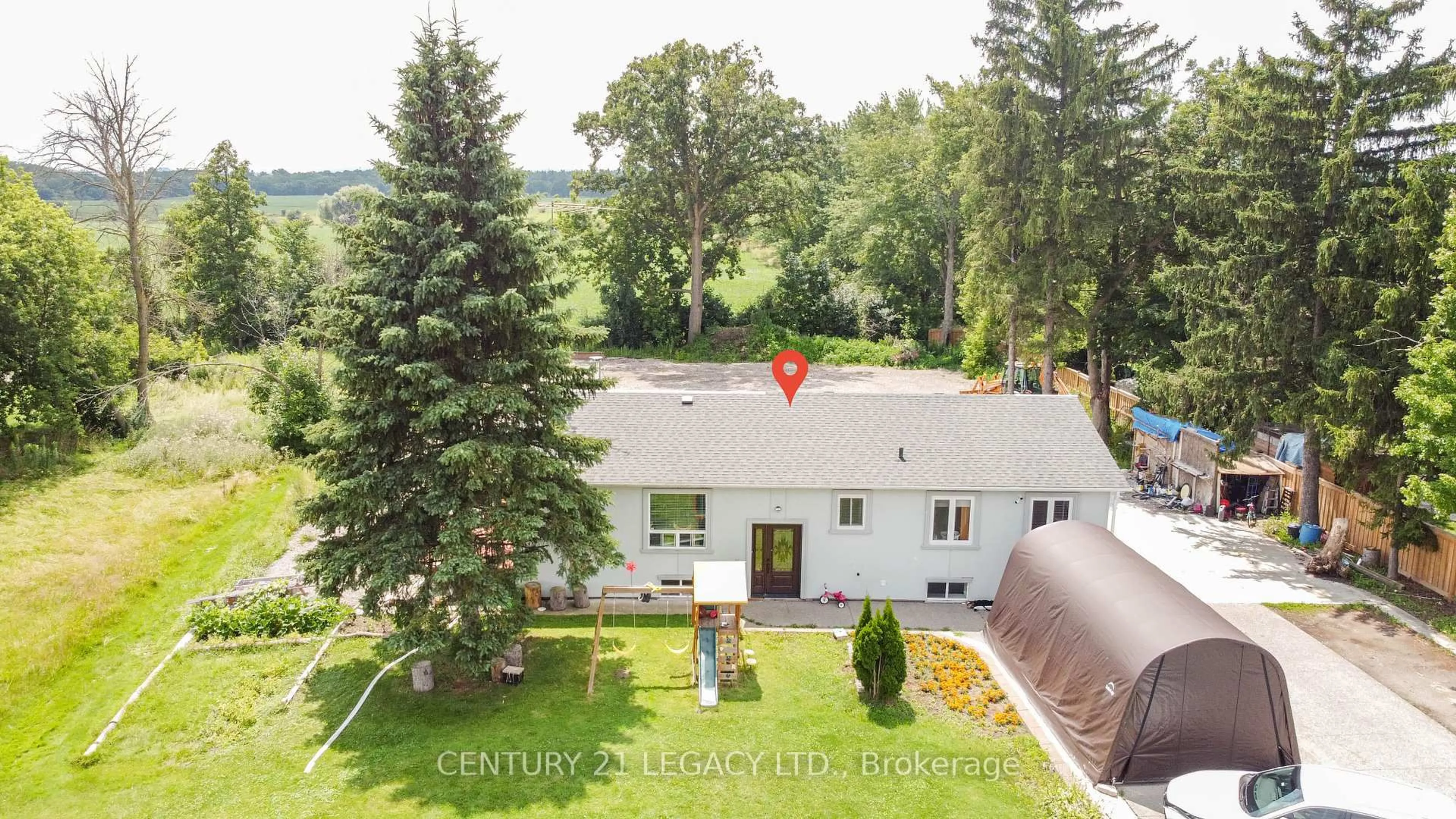 A pic from outside/outdoor area/front of a property/back of a property/a pic from drone, unknown for 8182 Hornby Rd, Halton Hills Ontario L0P 1E0