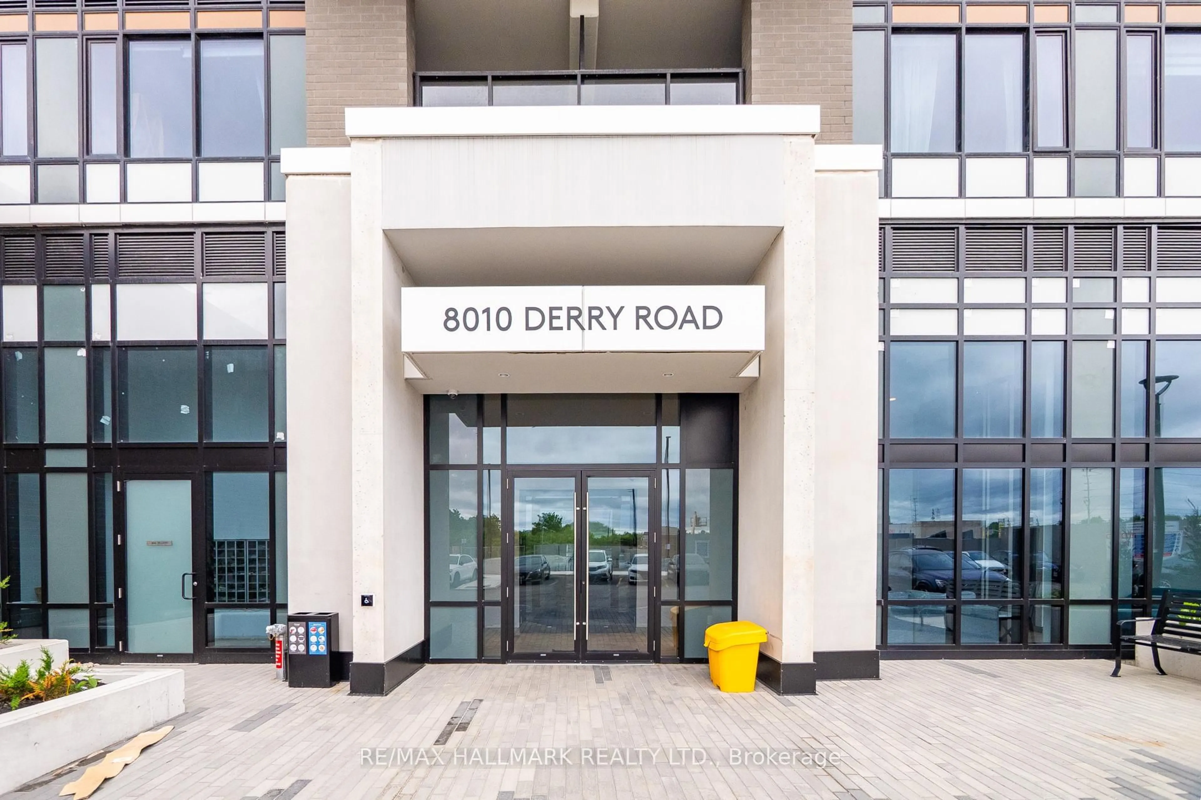 Lobby for 8010 Derry Rd #1605, Milton Ontario L9T 9N3