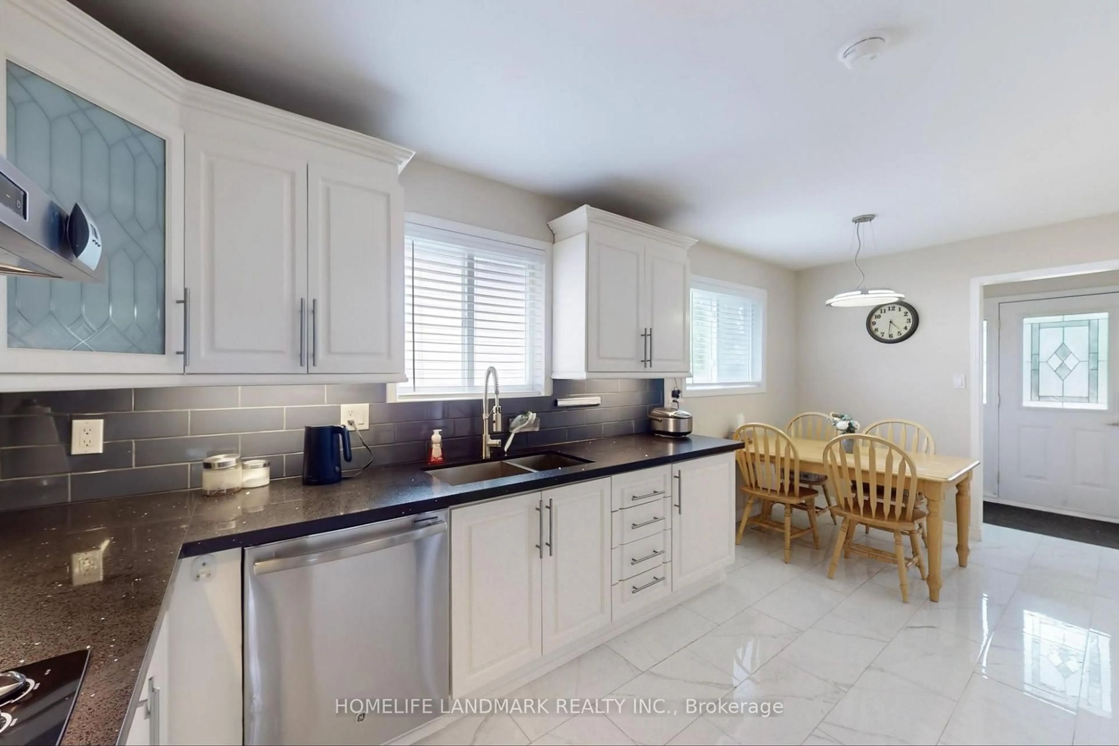 Unknown for 2603 Bromsgrove Rd, Mississauga Ontario L5J 1M1