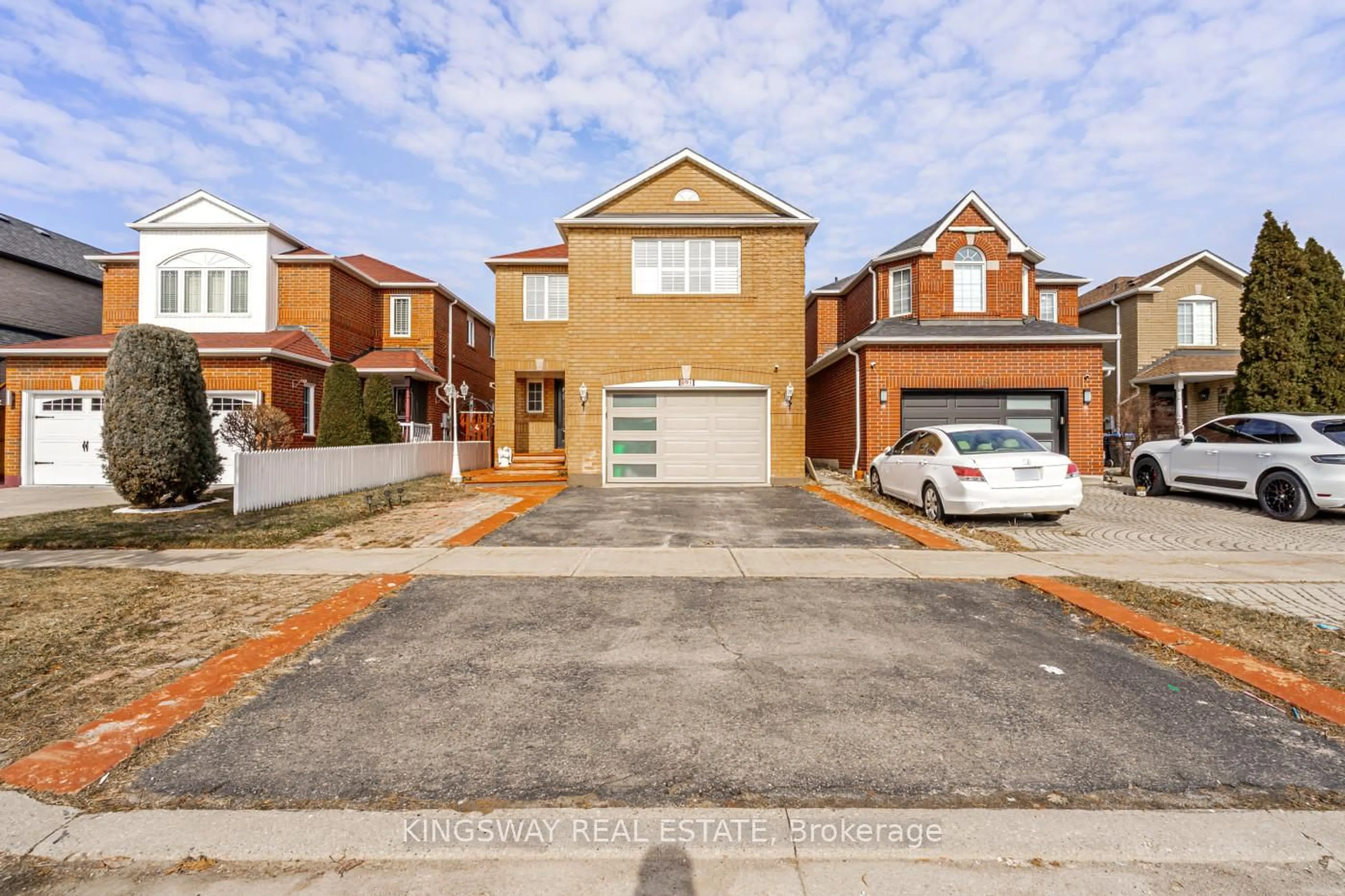 Home with brick exterior material, street for 891 STONEBRIDGE Ave, Mississauga Ontario L5V 2L3