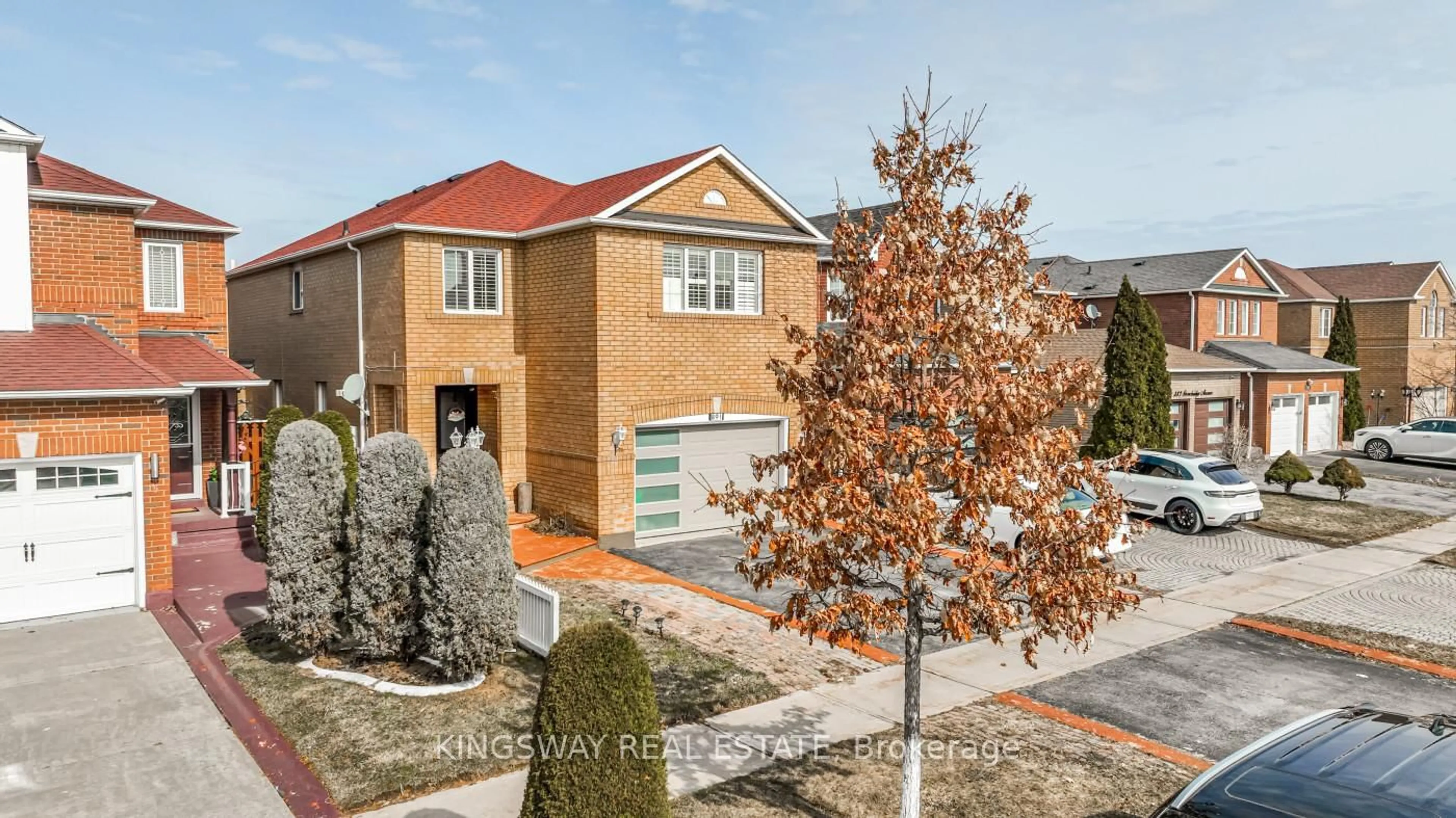 Home with brick exterior material, street for 891 STONEBRIDGE Ave, Mississauga Ontario L5V 2L3