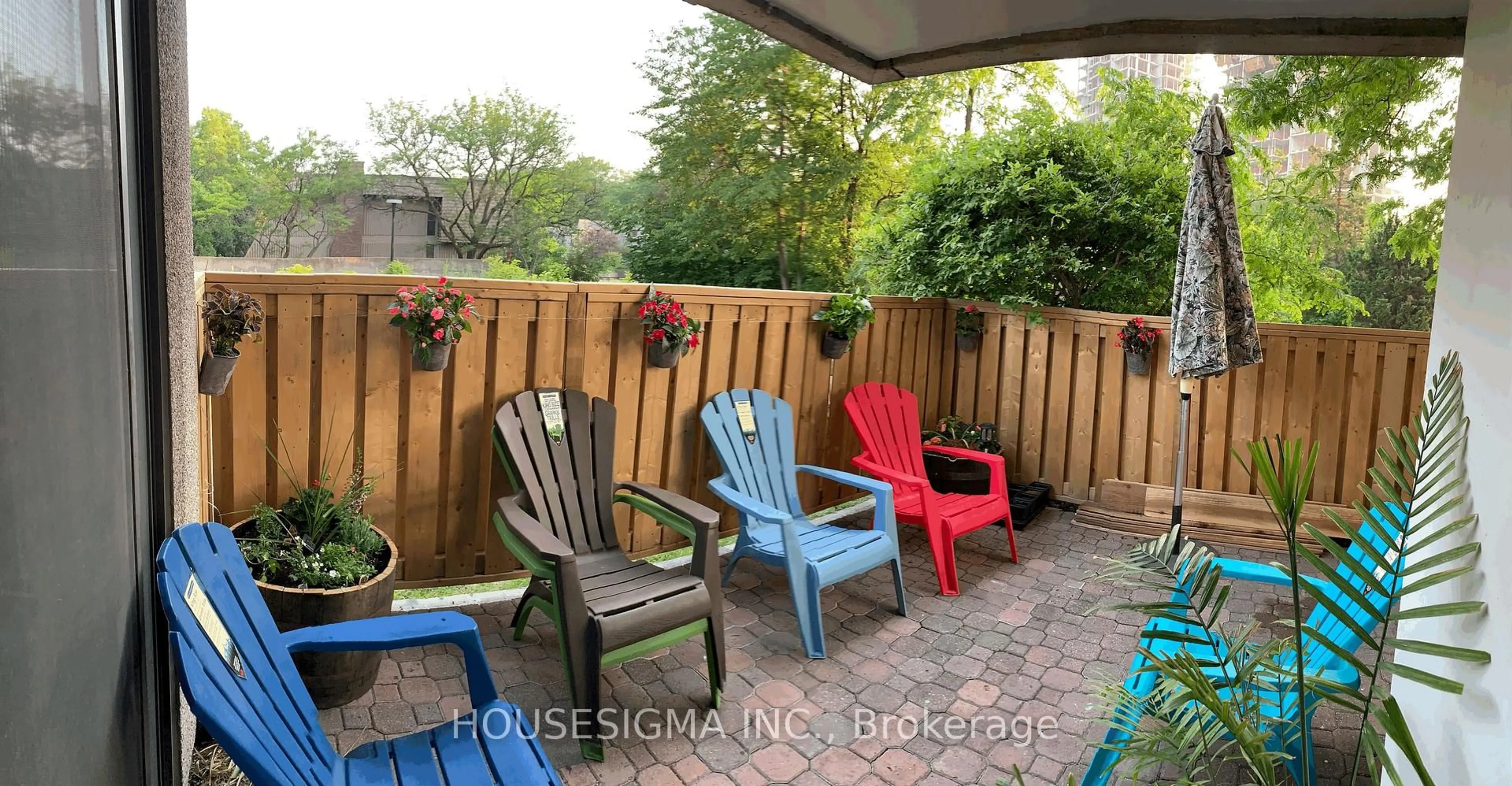 Patio, street for 1320 Mississauga Valley Blvd #101, Mississauga Ontario L5A 3S9