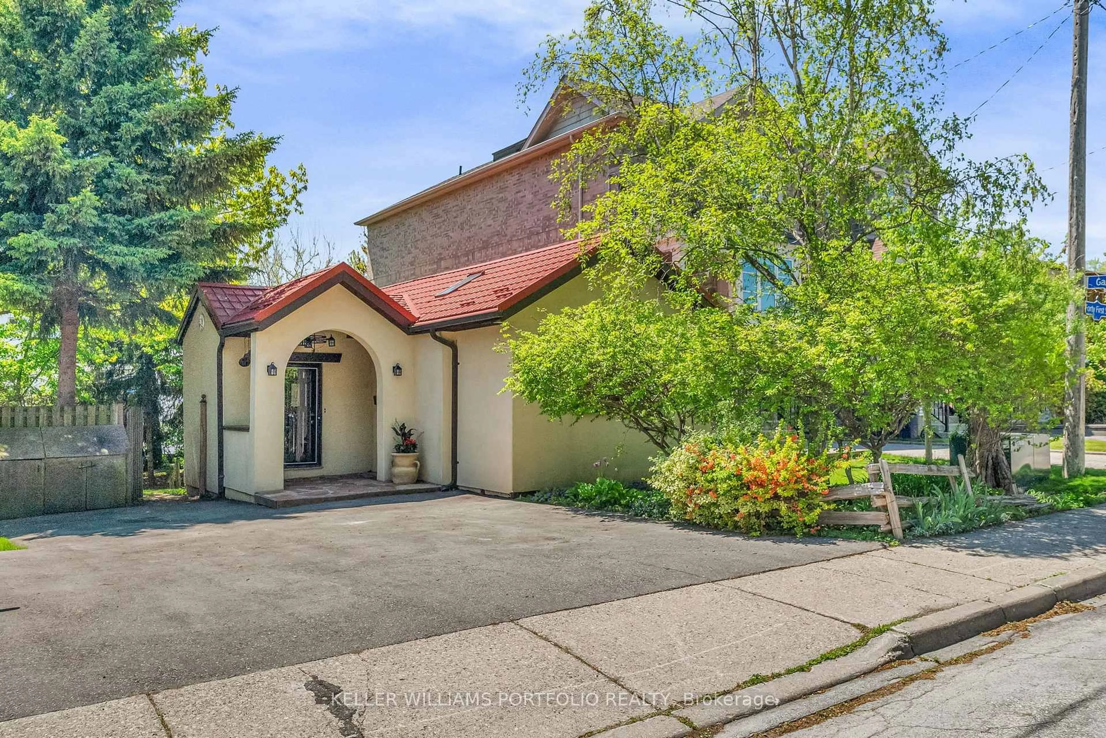 Unknown for 42 Forty First St, Toronto Ontario M8W 3N6