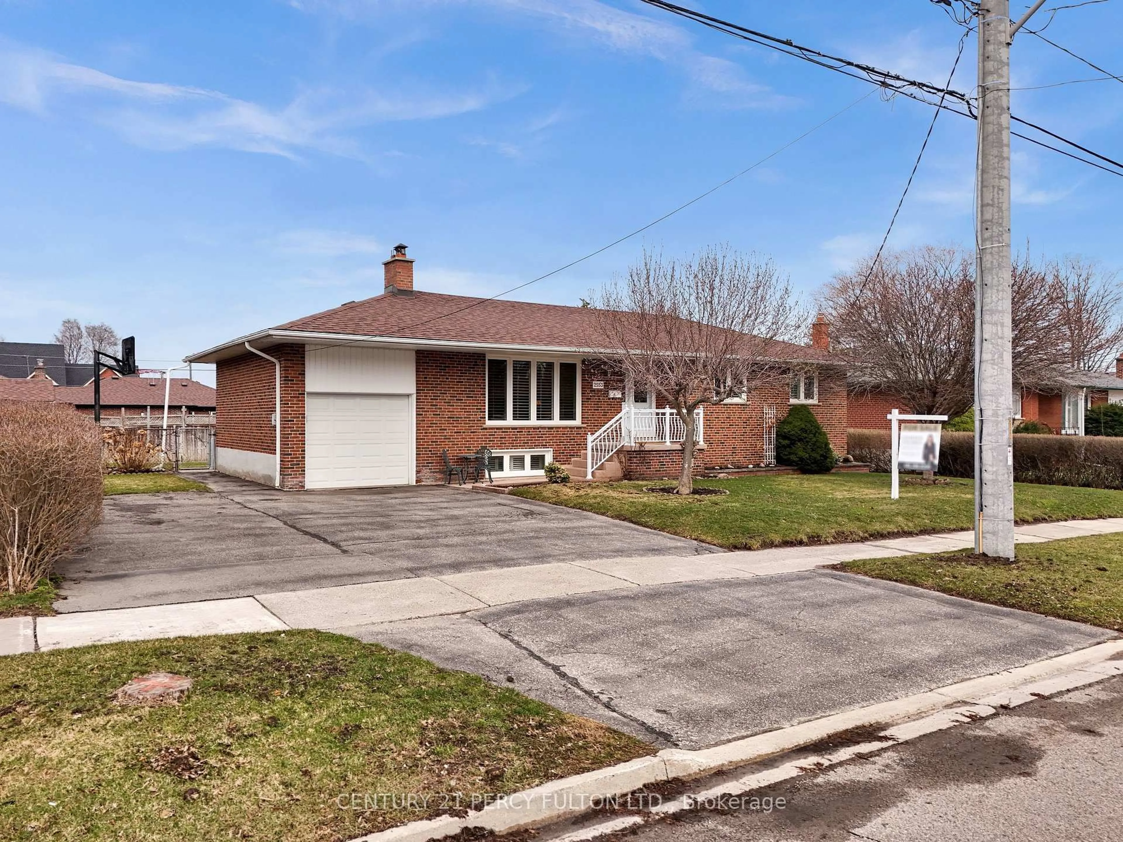 Home with brick exterior material, street for 2553 Stillmeadow Dr, Mississauga Ontario L5B 1X8