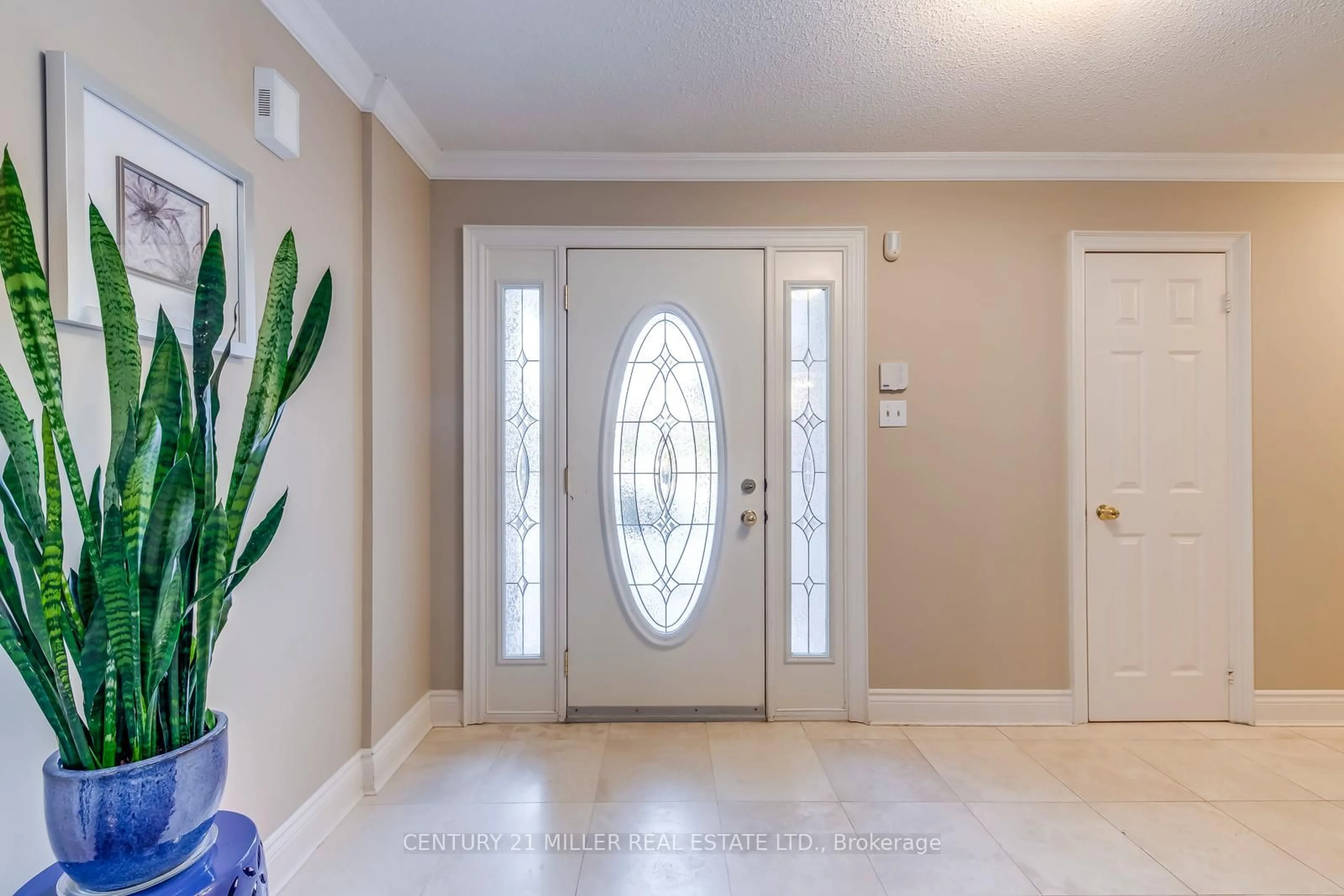 Indoor entryway for 1149 Windrush Dr, Oakville Ontario L6M 1S9