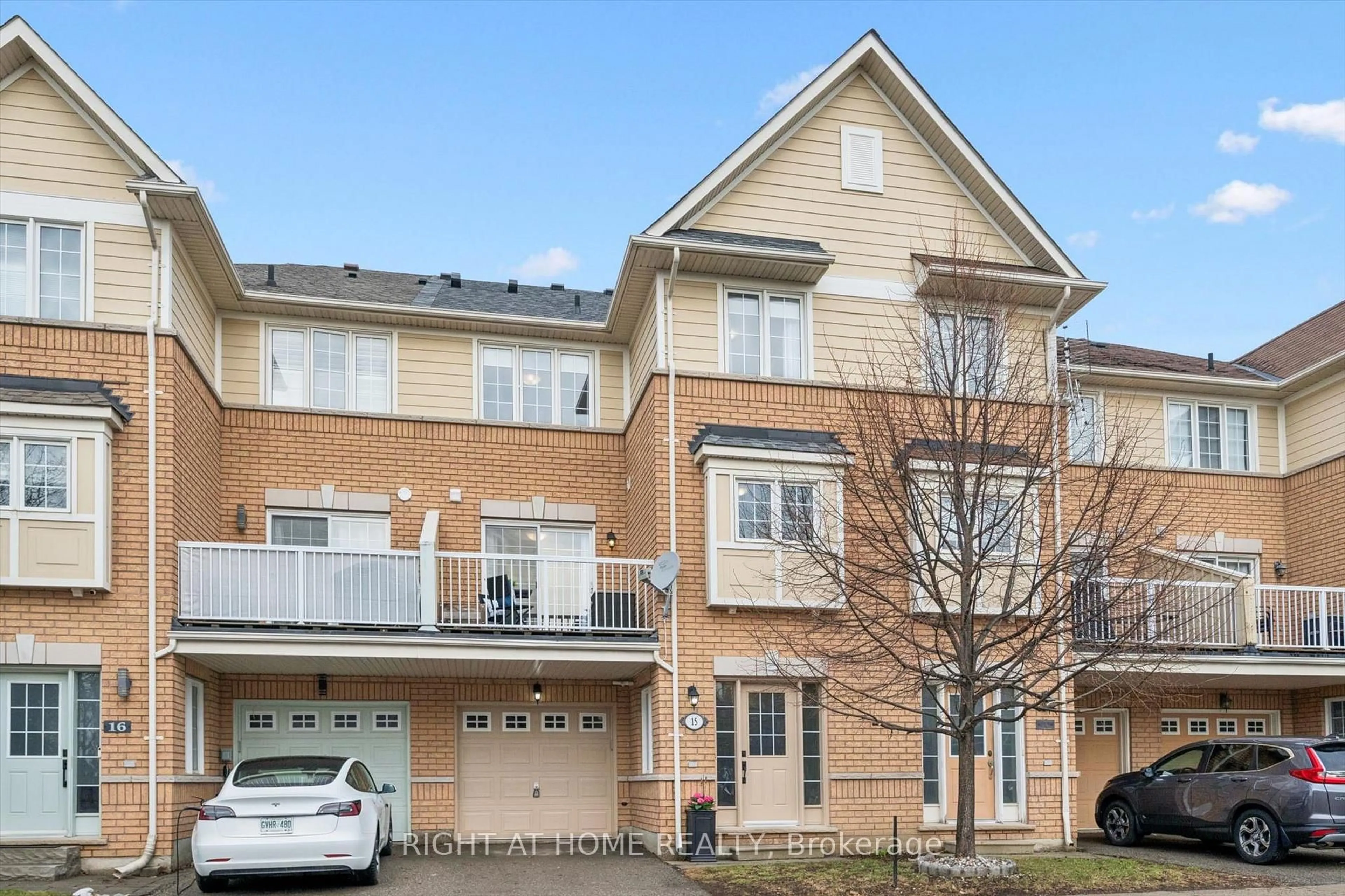 Home with brick exterior material, street for 620 Ferguson Dr #15, Milton Ontario L9T 0M7