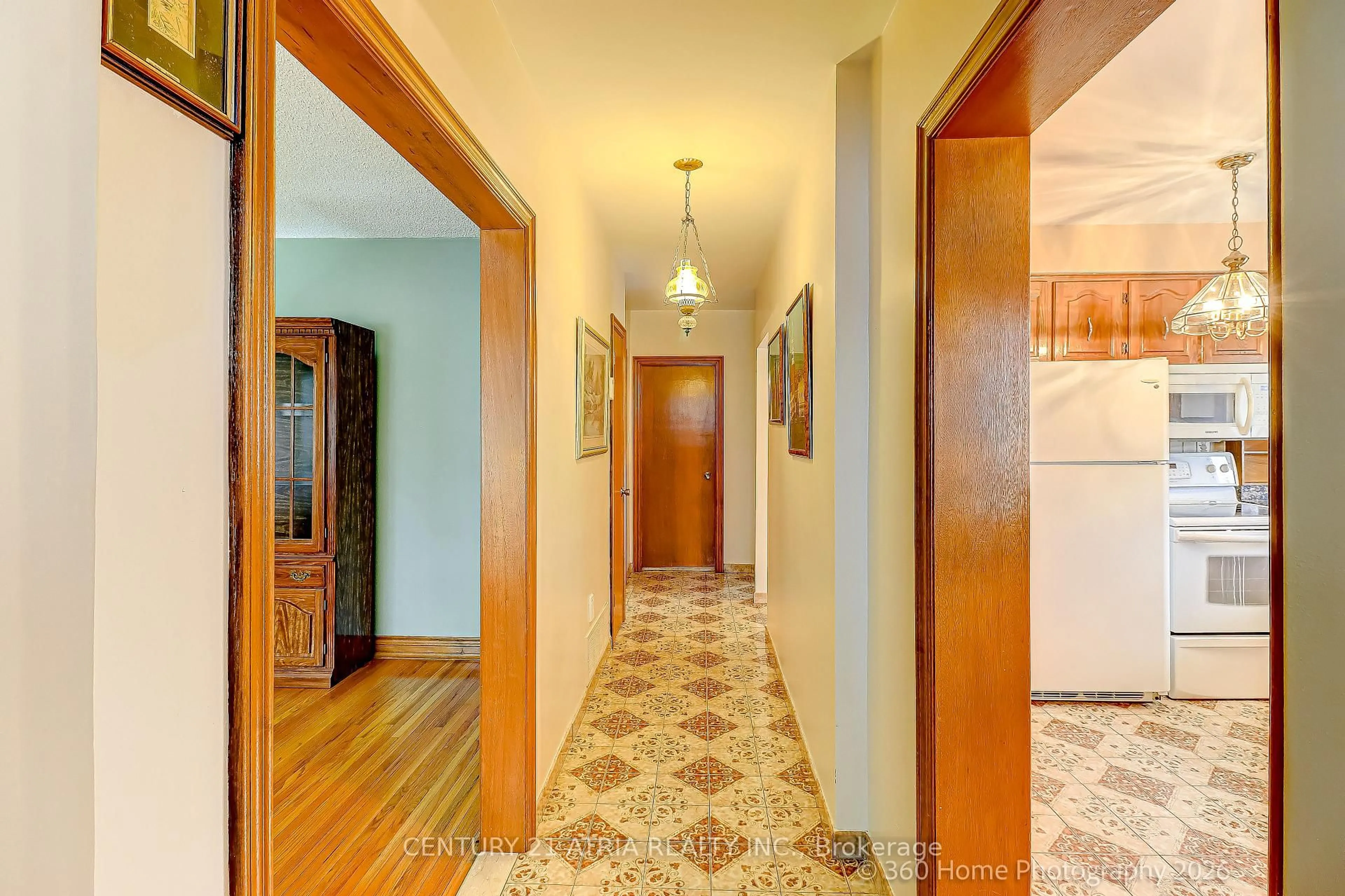 Indoor foyer for 23 Tumpane St, Toronto Ontario M3M 1L5