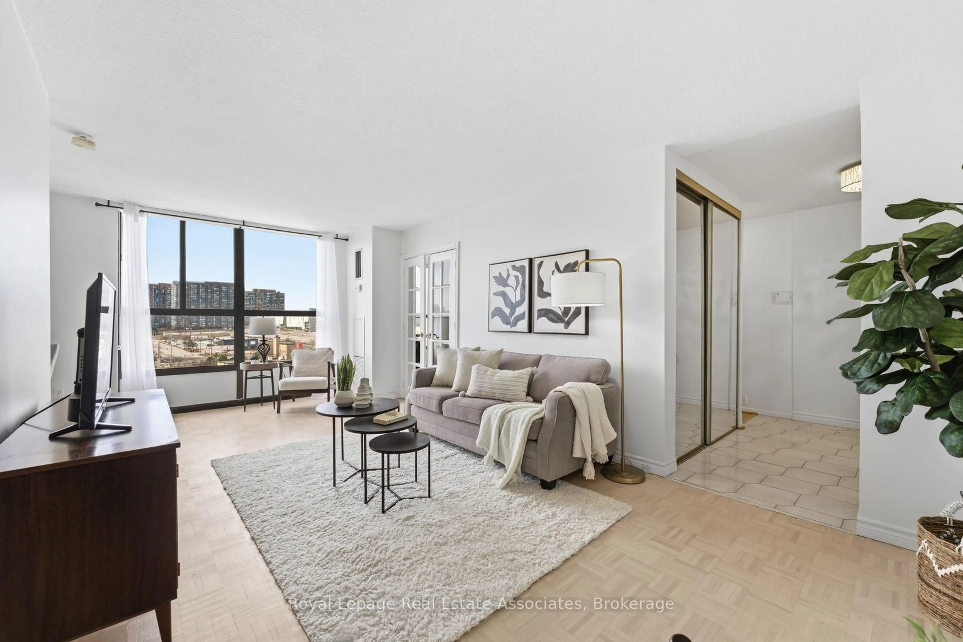 Living room with furniture, unknown for 3170 Kirwin Ave #1010, Mississauga Ontario L5A 3R1