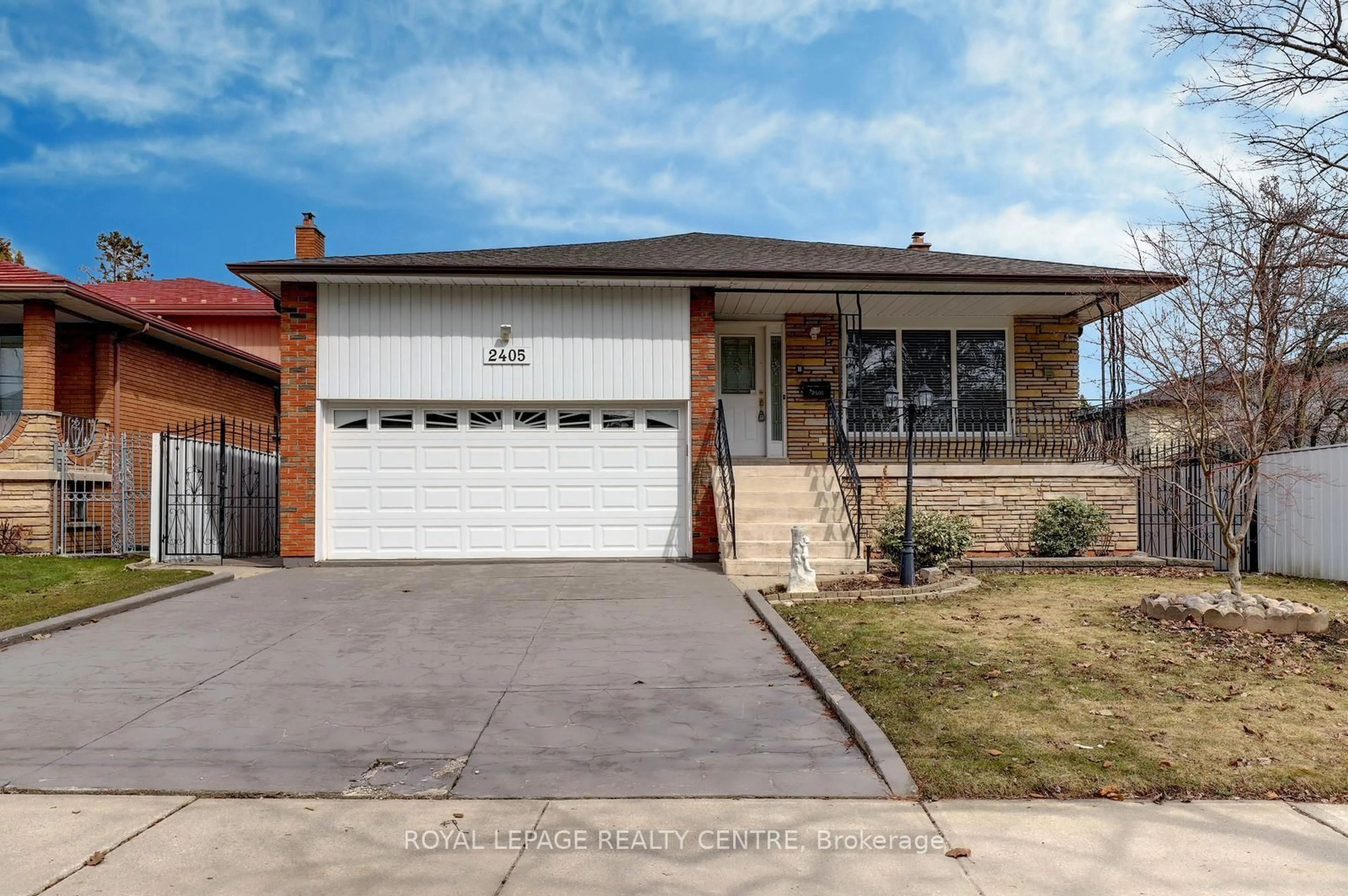 Home with brick exterior material, street for 2405 Rosemary Dr, Mississauga Ontario L5C 1X1