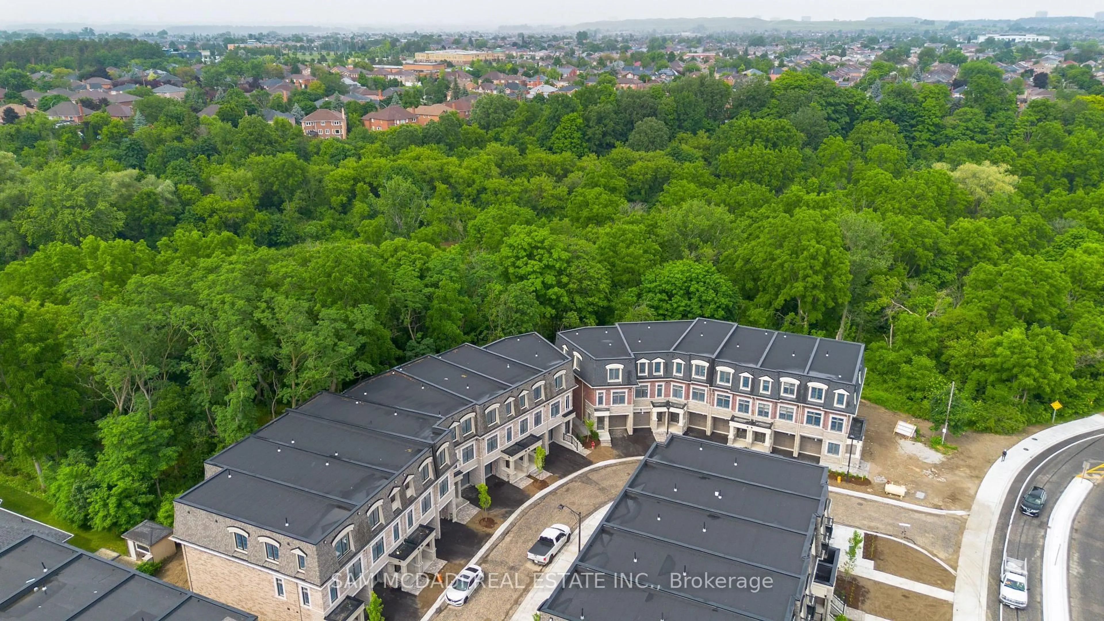 A pic from outside/outdoor area/front of a property/back of a property/a pic from drone, city buildings view from balcony for 90 Salina St, Mississauga Ontario L4M 1X8