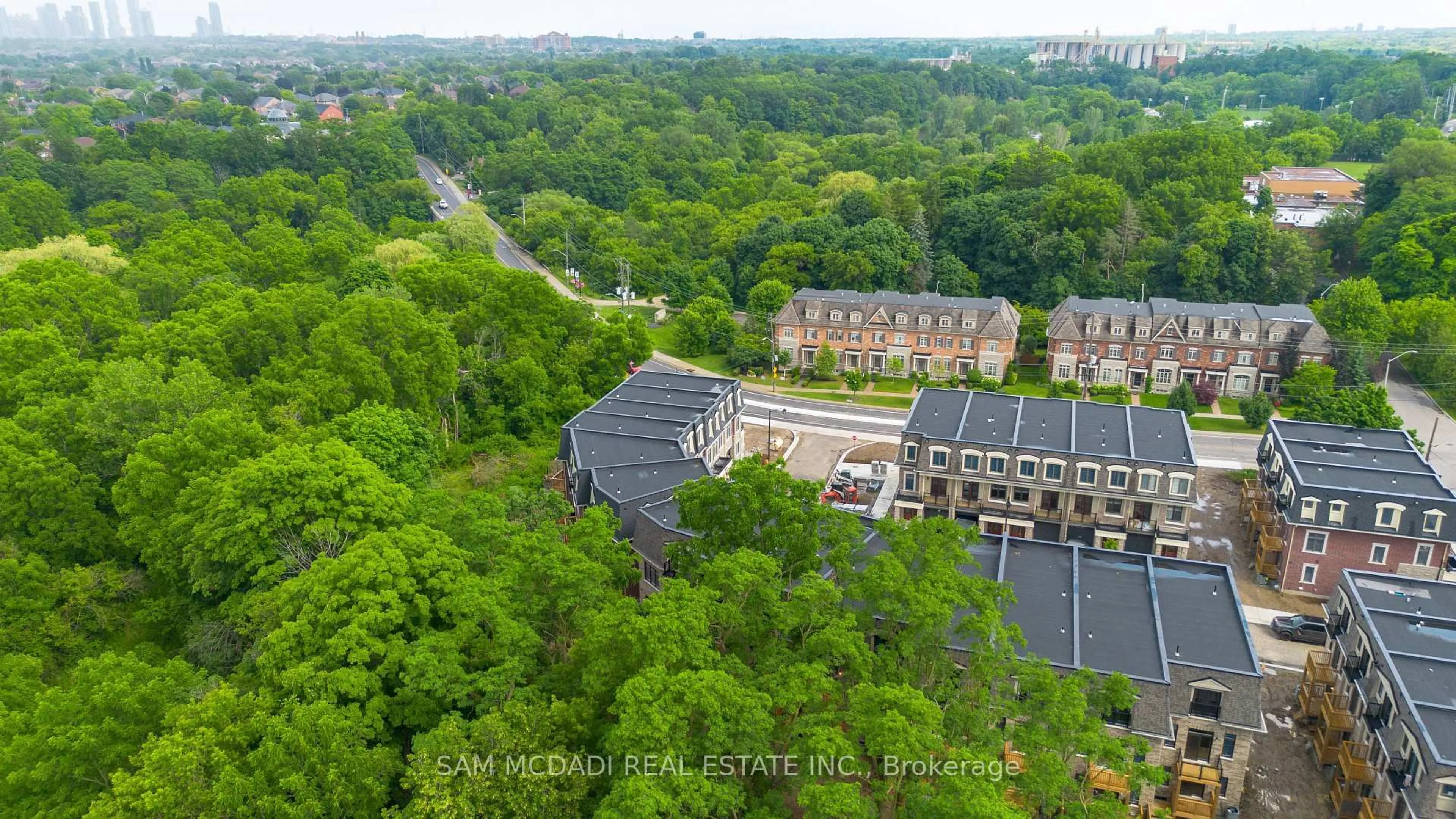 A pic from outside/outdoor area/front of a property/back of a property/a pic from drone, city buildings view from balcony for 90 Salina St, Mississauga Ontario L4M 1X8