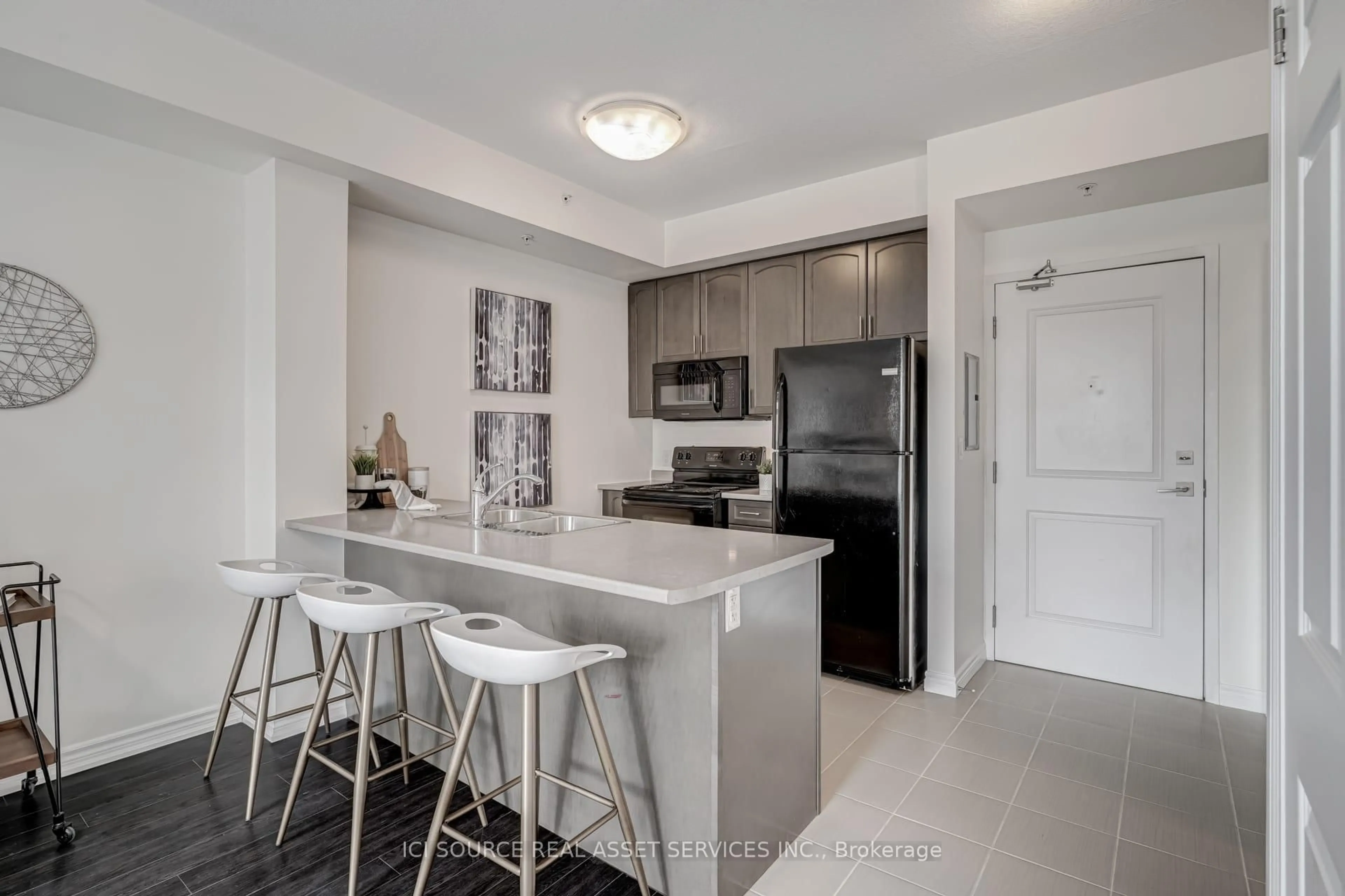 Open concept kitchen, unknown for 5010 Corporate Dr #238, Burlington Ontario L7L 0H6
