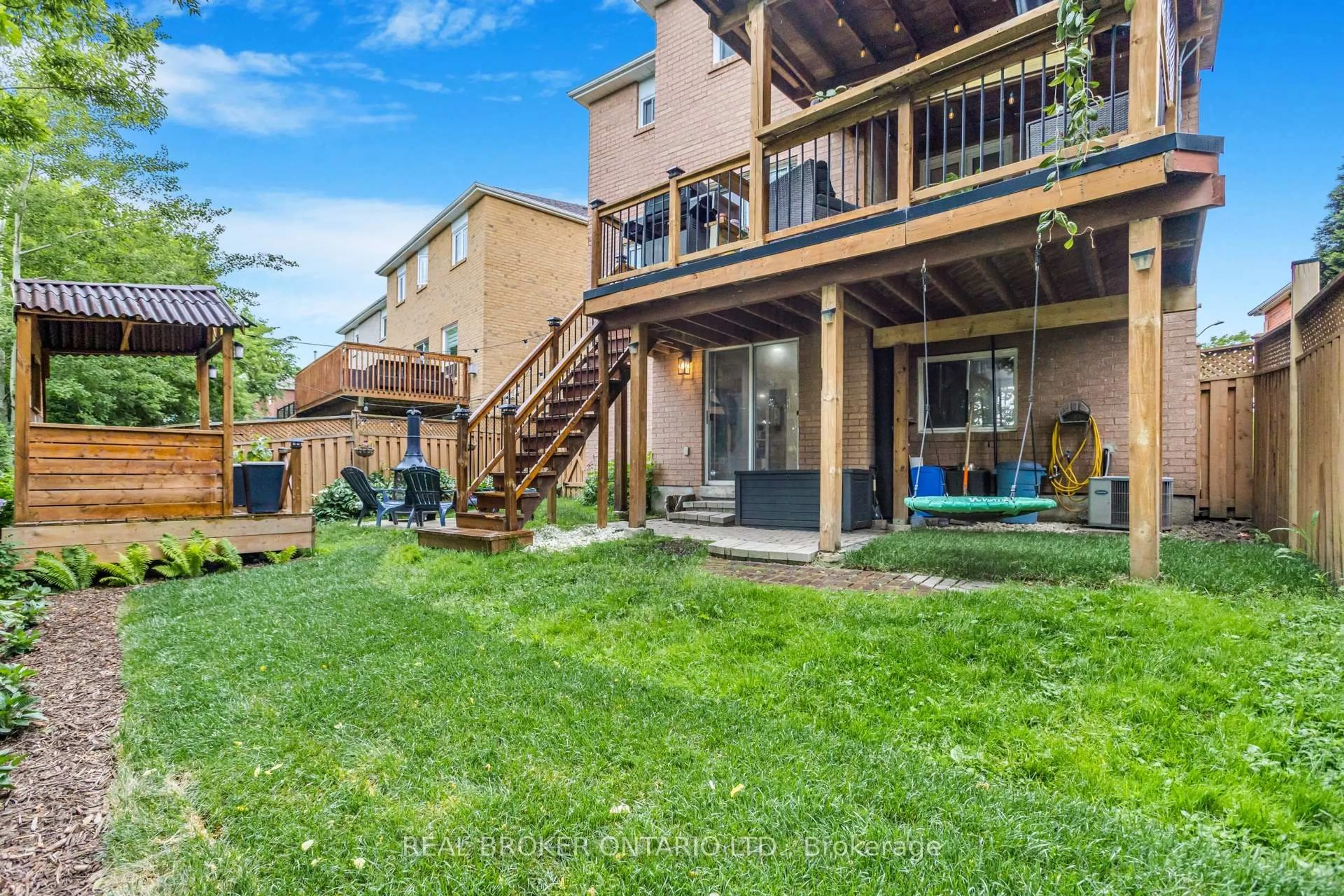 Patio, unknown for 184 Howard Cres, Orangeville Ontario L9W 4W3