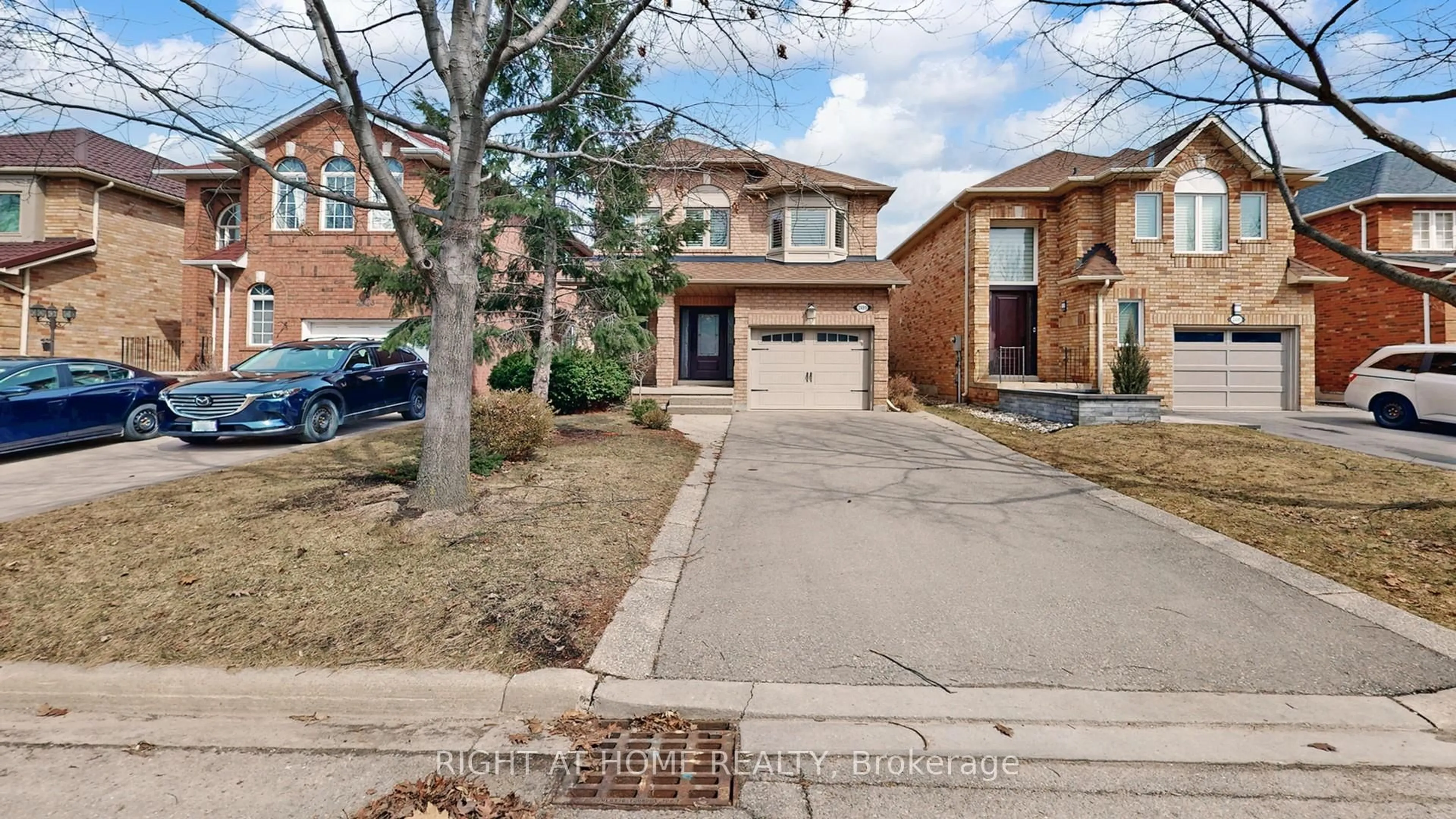 Home with brick exterior material, street for 2499 Logan Ave, Oakville Ontario L6H 6S1