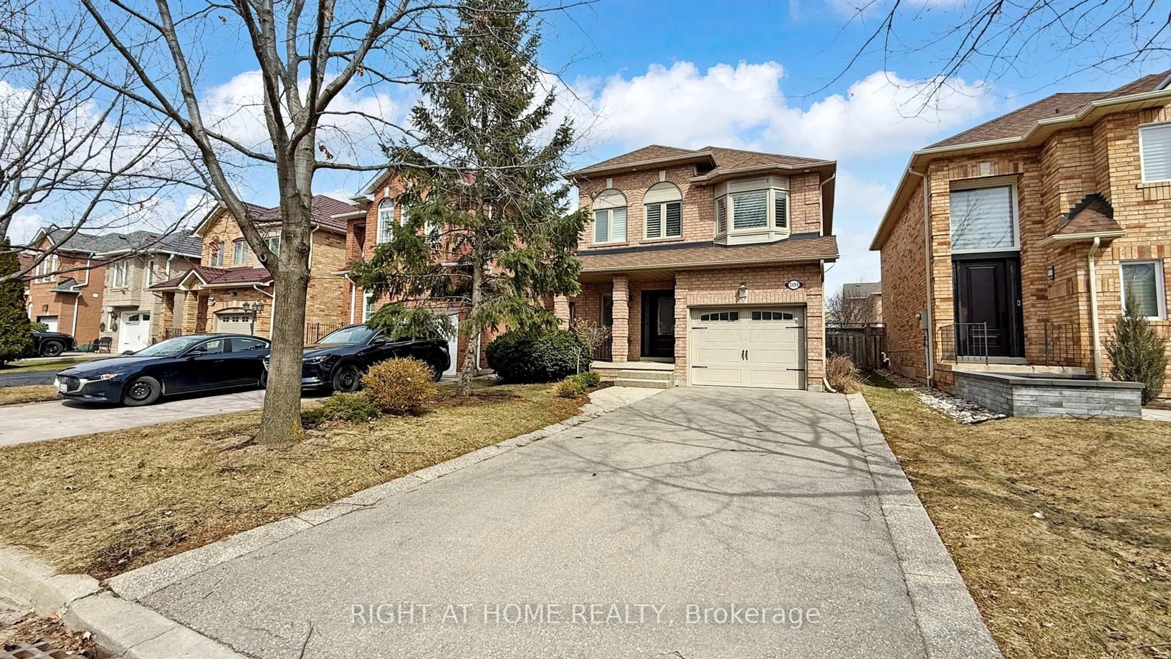 Home with brick exterior material, street for 2499 Logan Ave, Oakville Ontario L6H 6S1