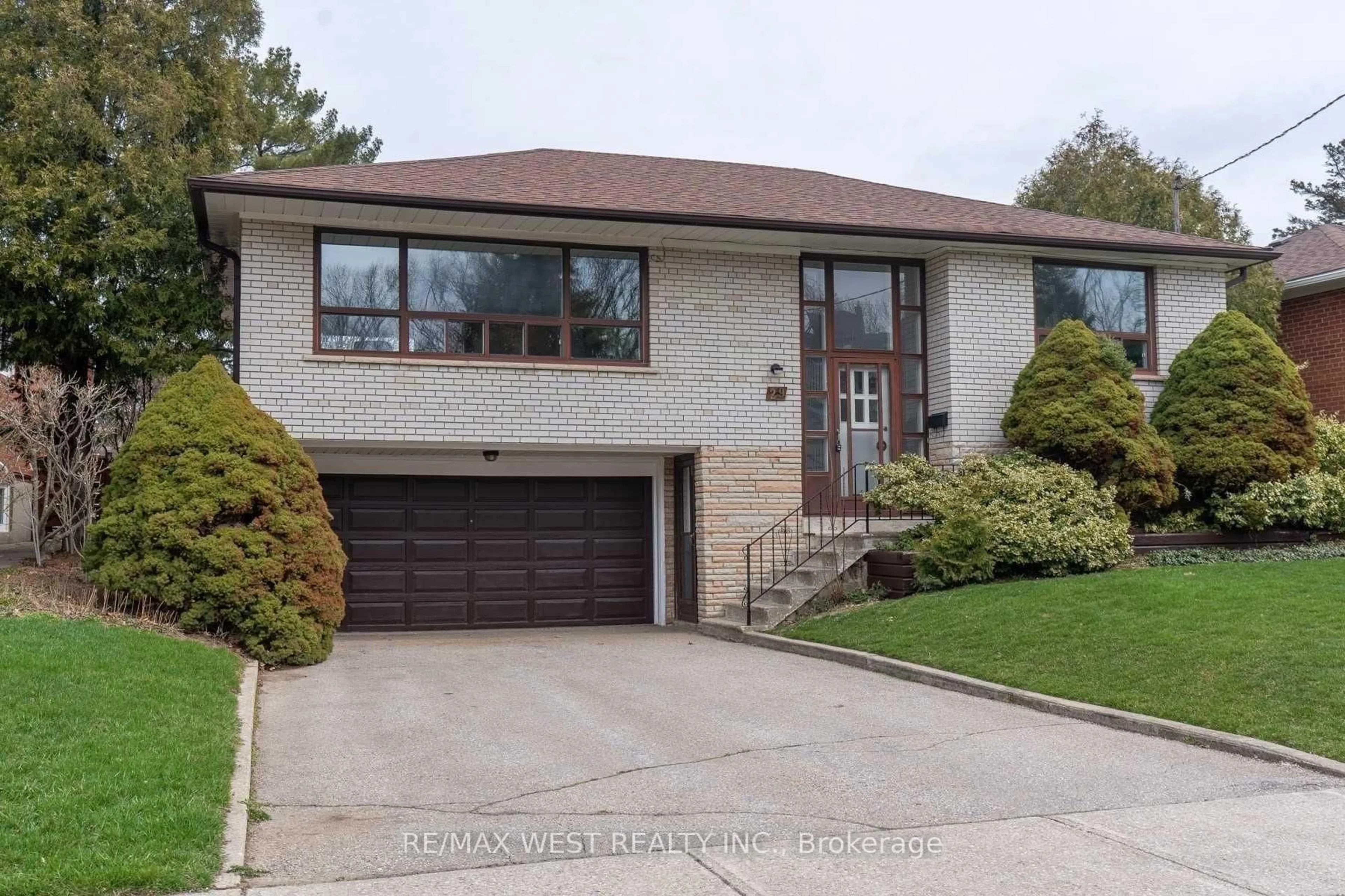 Home with brick exterior material, street for 29 Fulwell Cres, Toronto Ontario M3J 1Y4