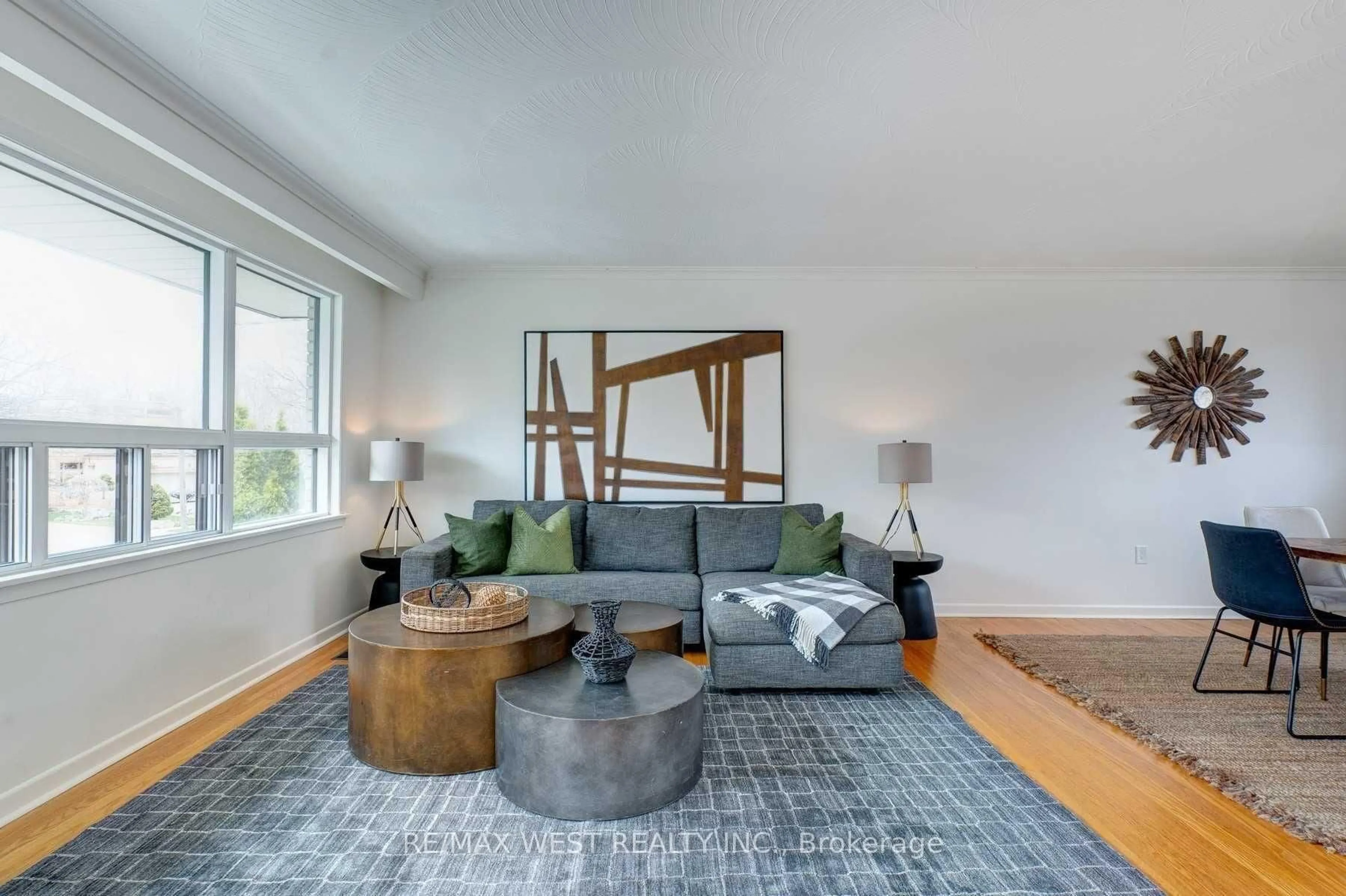 Living room with furniture, unknown for 29 Fulwell Cres, Toronto Ontario M3J 1Y4