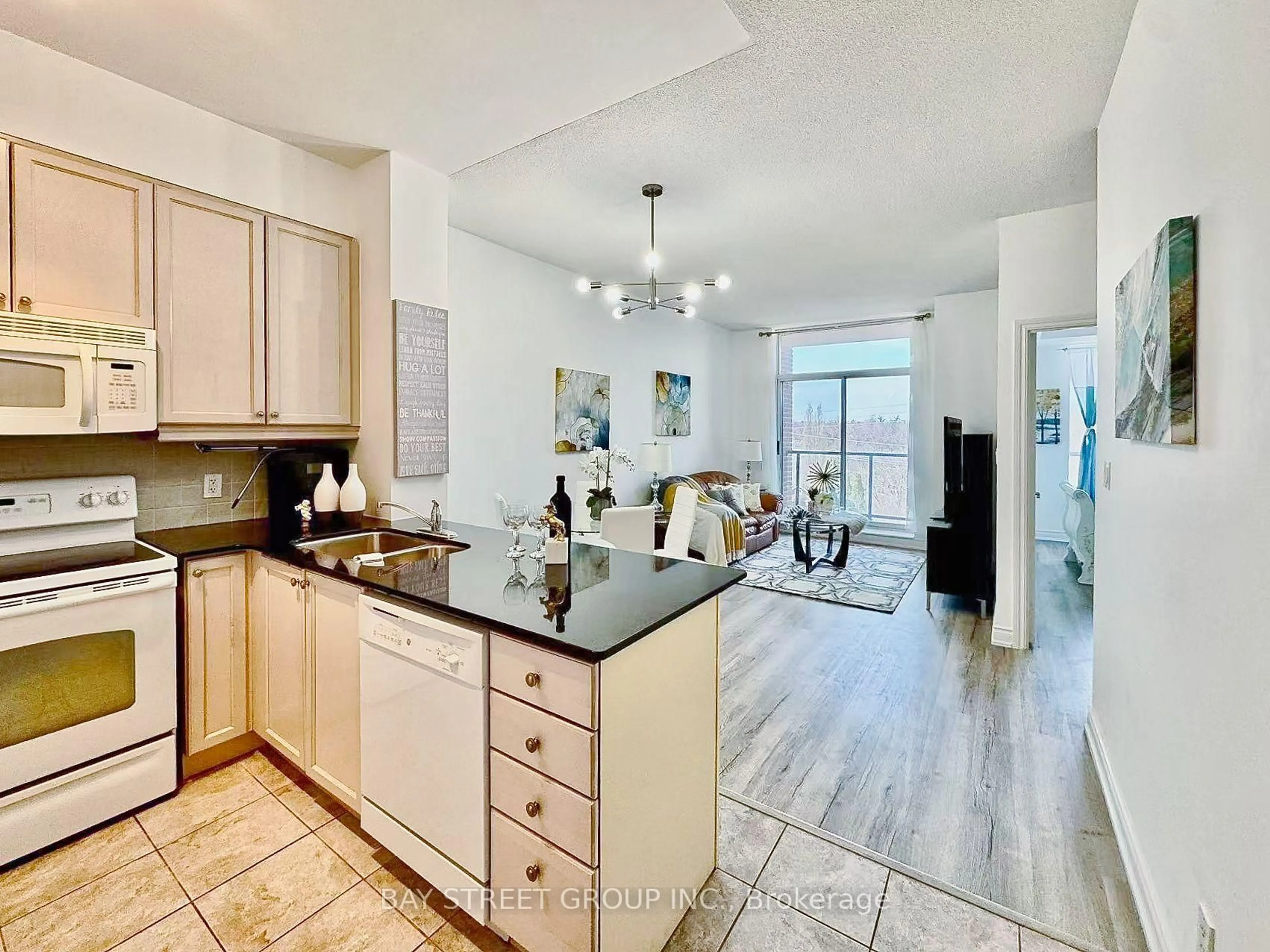 Open concept kitchen, ceramic/tile floor for 25 Earlington Ave #507, Toronto Ontario M8X 3A3