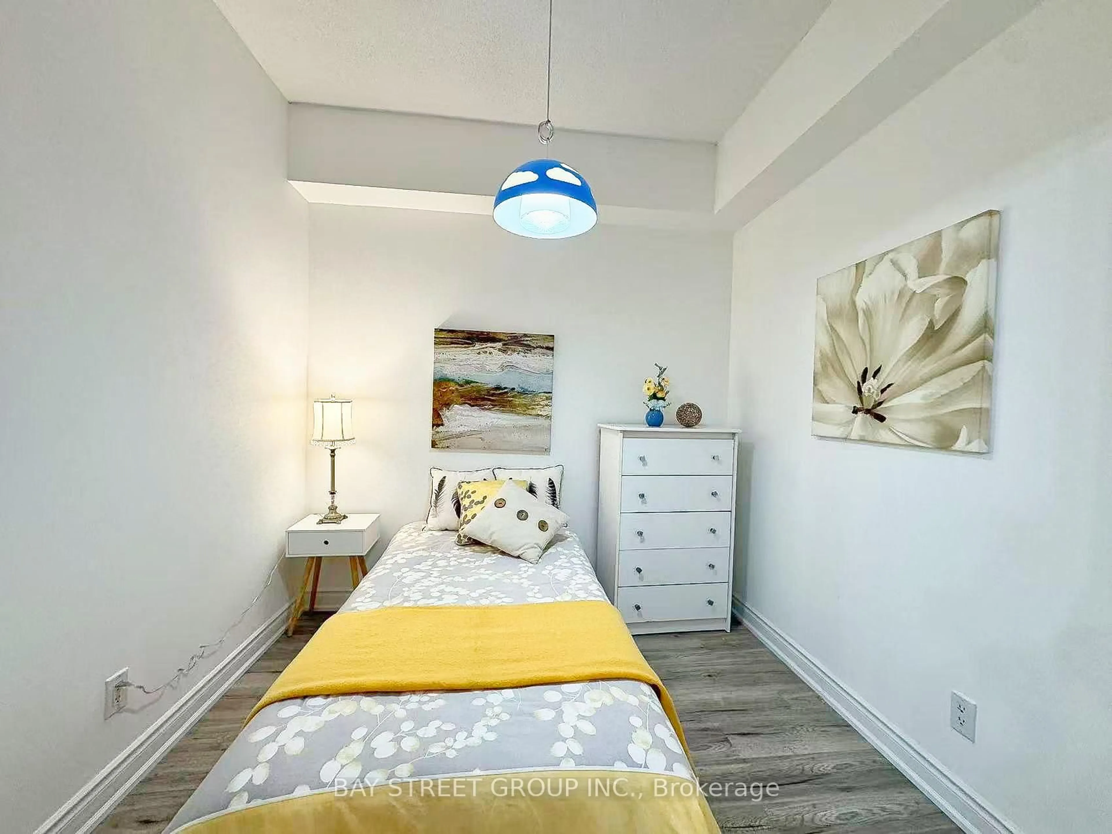 Bedroom with bed, wood/laminate floor for 25 Earlington Ave #507, Toronto Ontario M8X 3A3