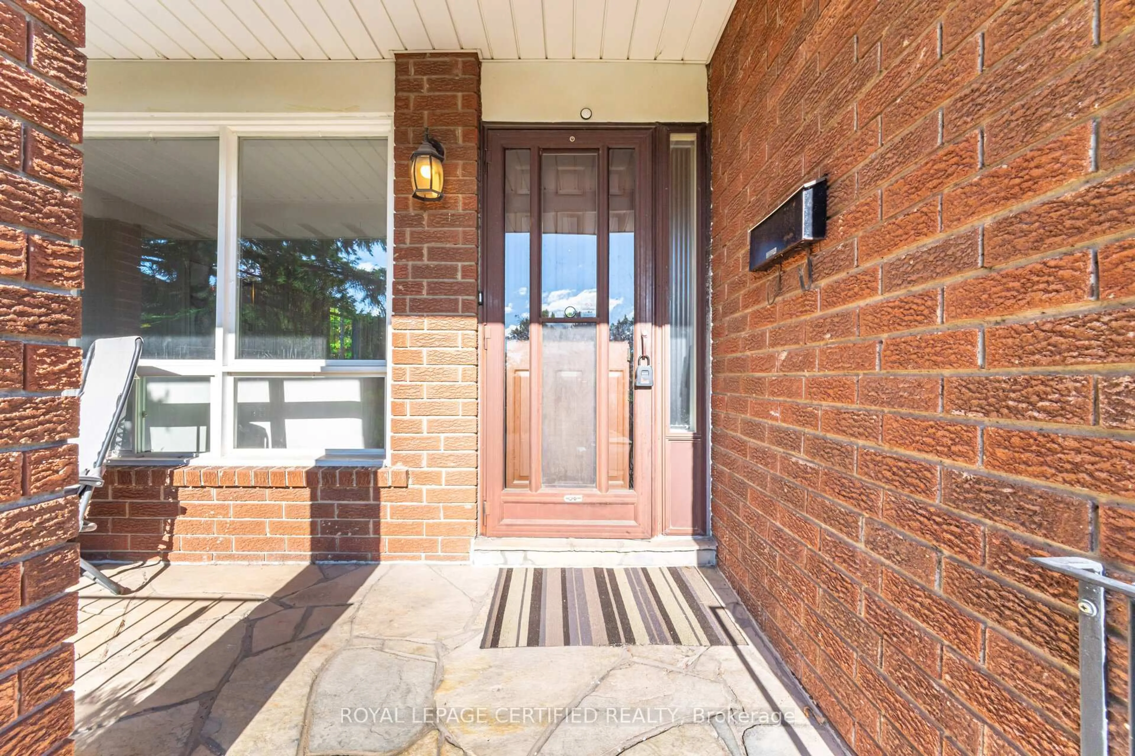 Home with brick exterior material, street for 1431 Harmsworth Sq, Oakville Ontario L6H 3E8