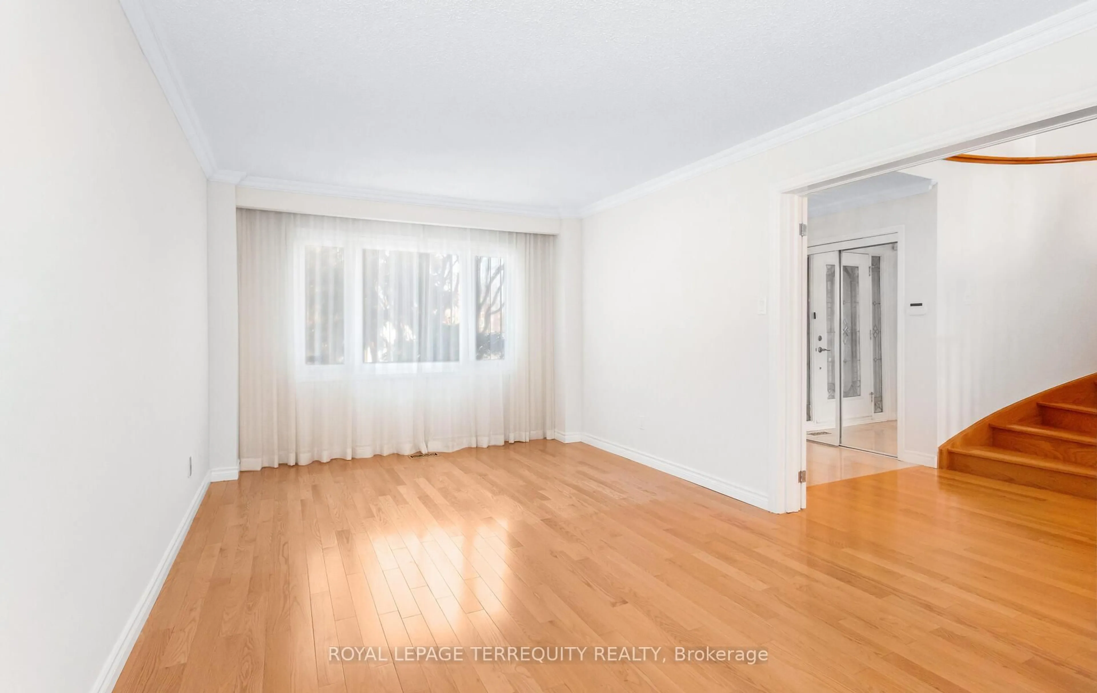 A pic of a room for 1656 Carrington Rd, Mississauga Ontario L5M 2K2