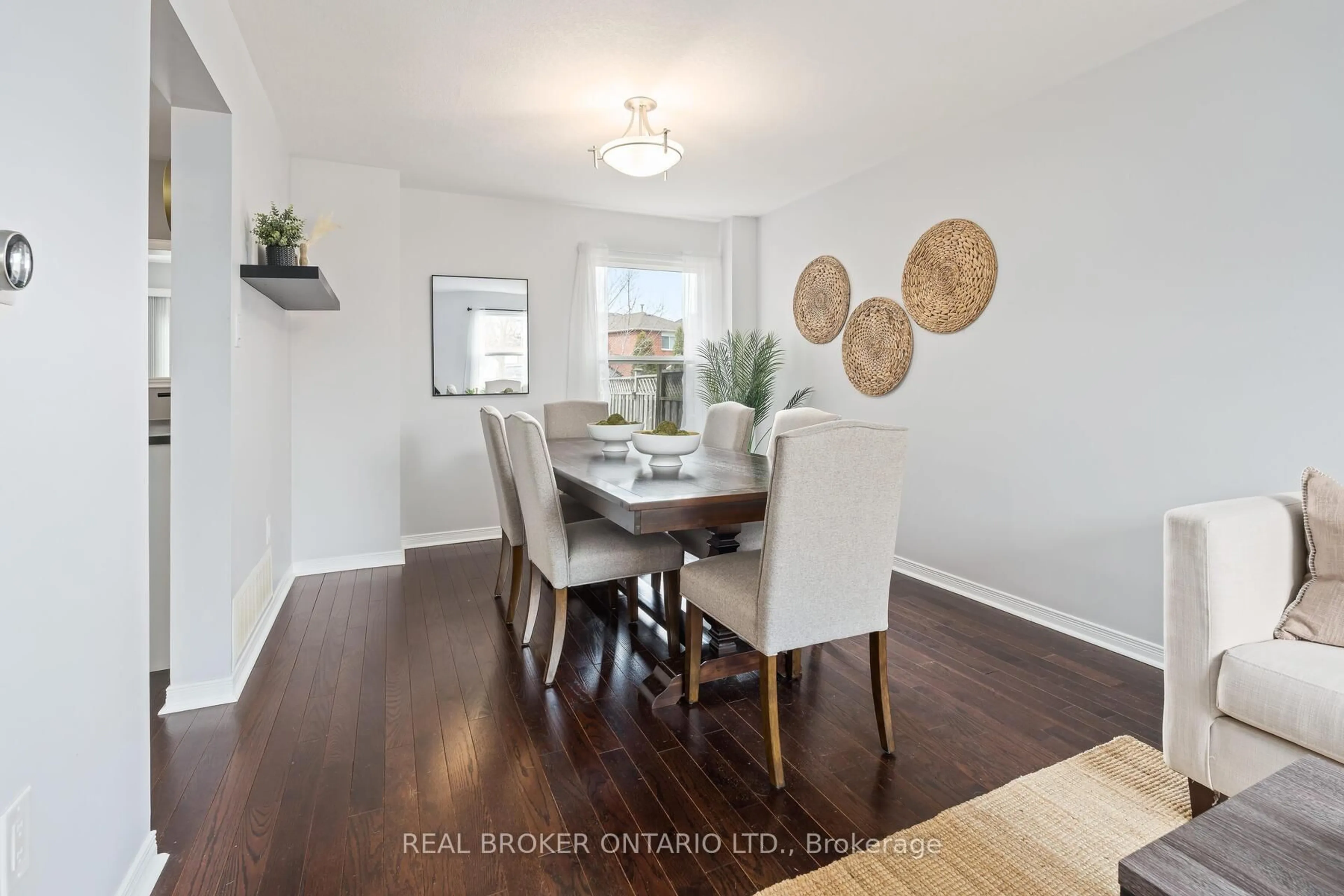 Dining room, wood/laminate floor for 15 Smith Dr, Halton Hills Ontario L7G 5K7