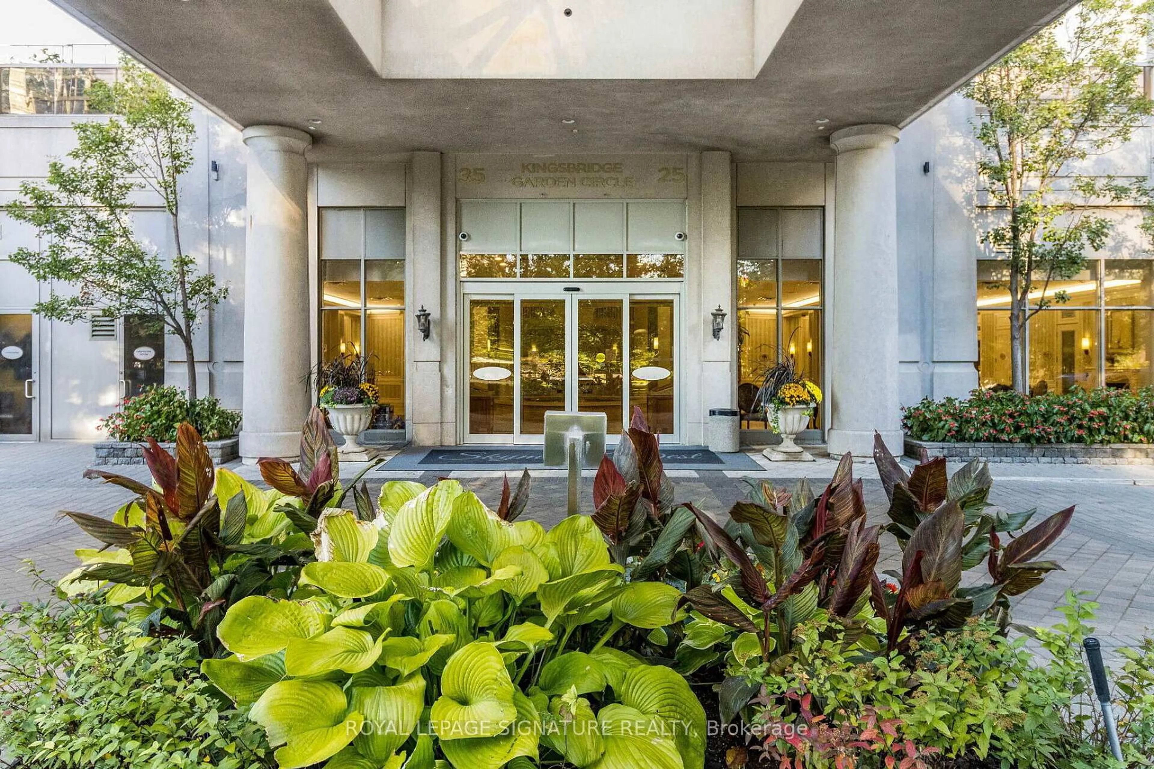 Lobby for 35 Kingsbridge Garden Circ #408, Mississauga Ontario L5R 3Z5