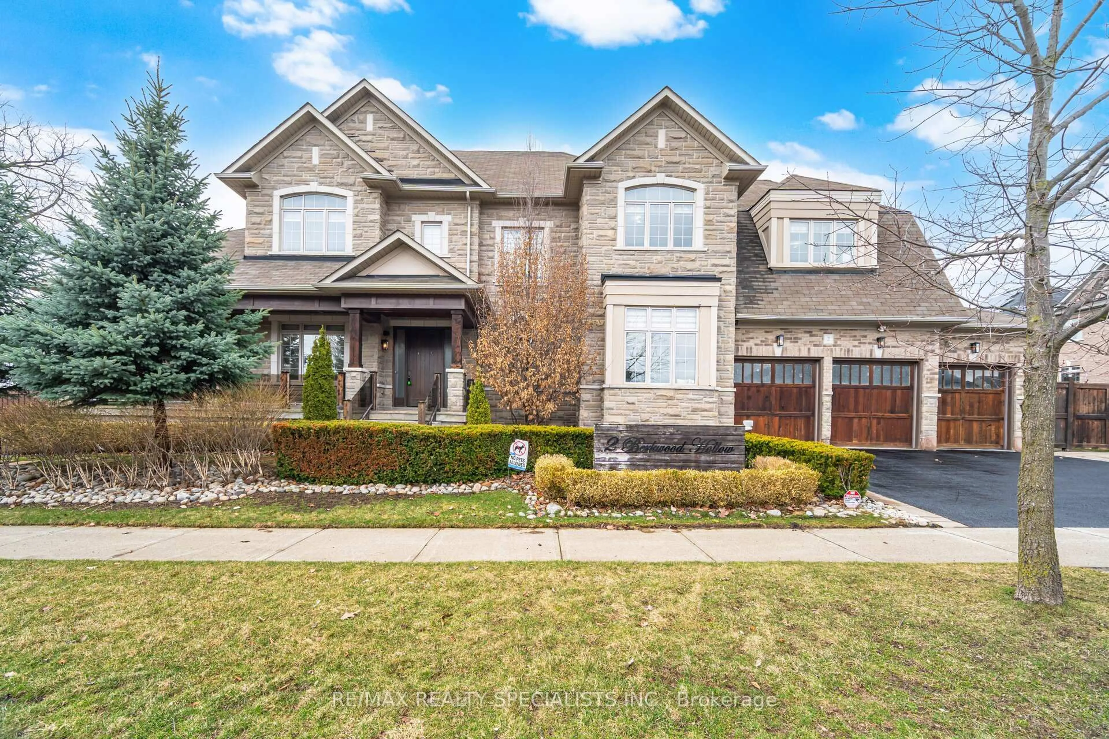 Home with brick exterior material, street for 2 Berkwood Hllw, Brampton Ontario L6Y 0G8