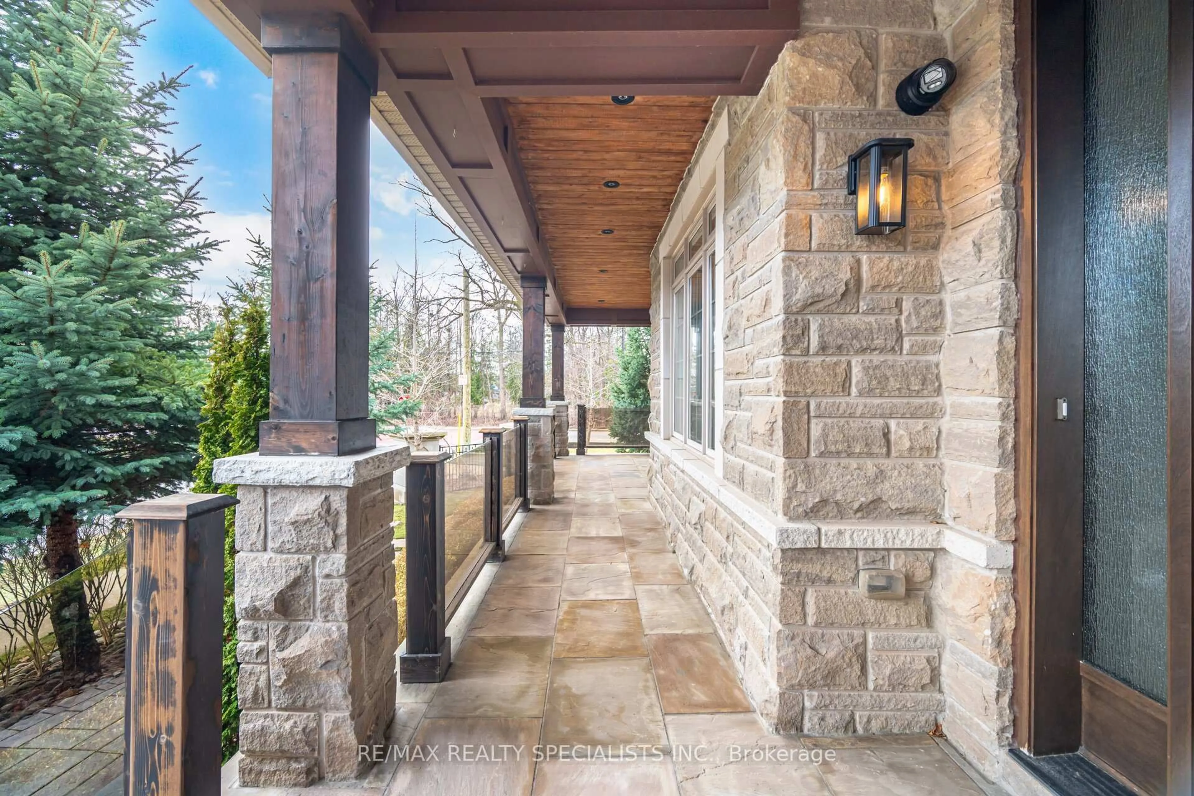 Patio, street for 2 Berkwood Hllw, Brampton Ontario L6Y 0G8