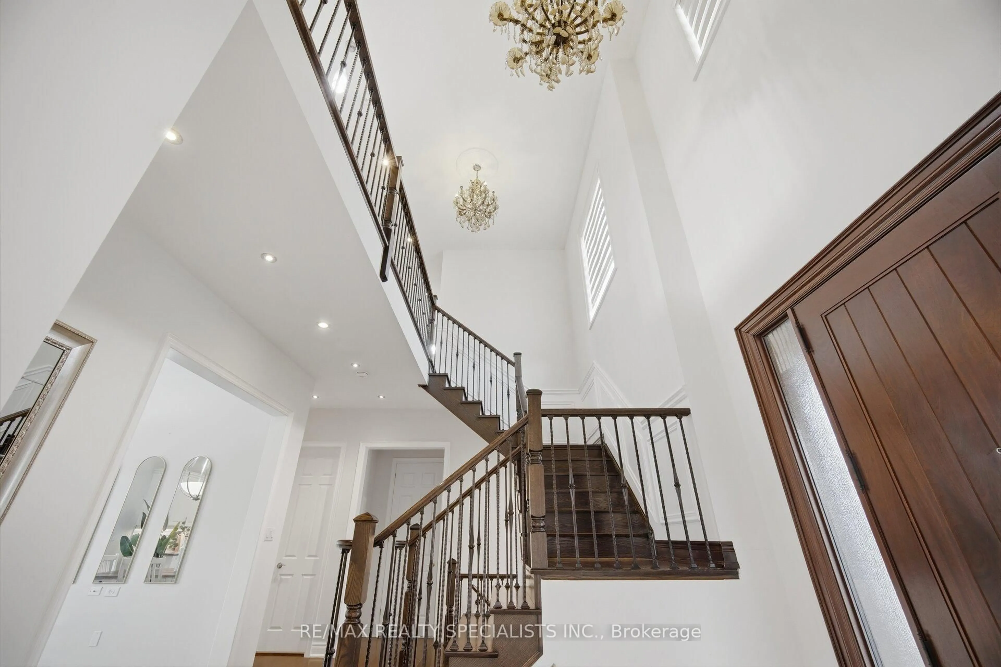 Unknown for 2 Berkwood Hllw, Brampton Ontario L6Y 0G8