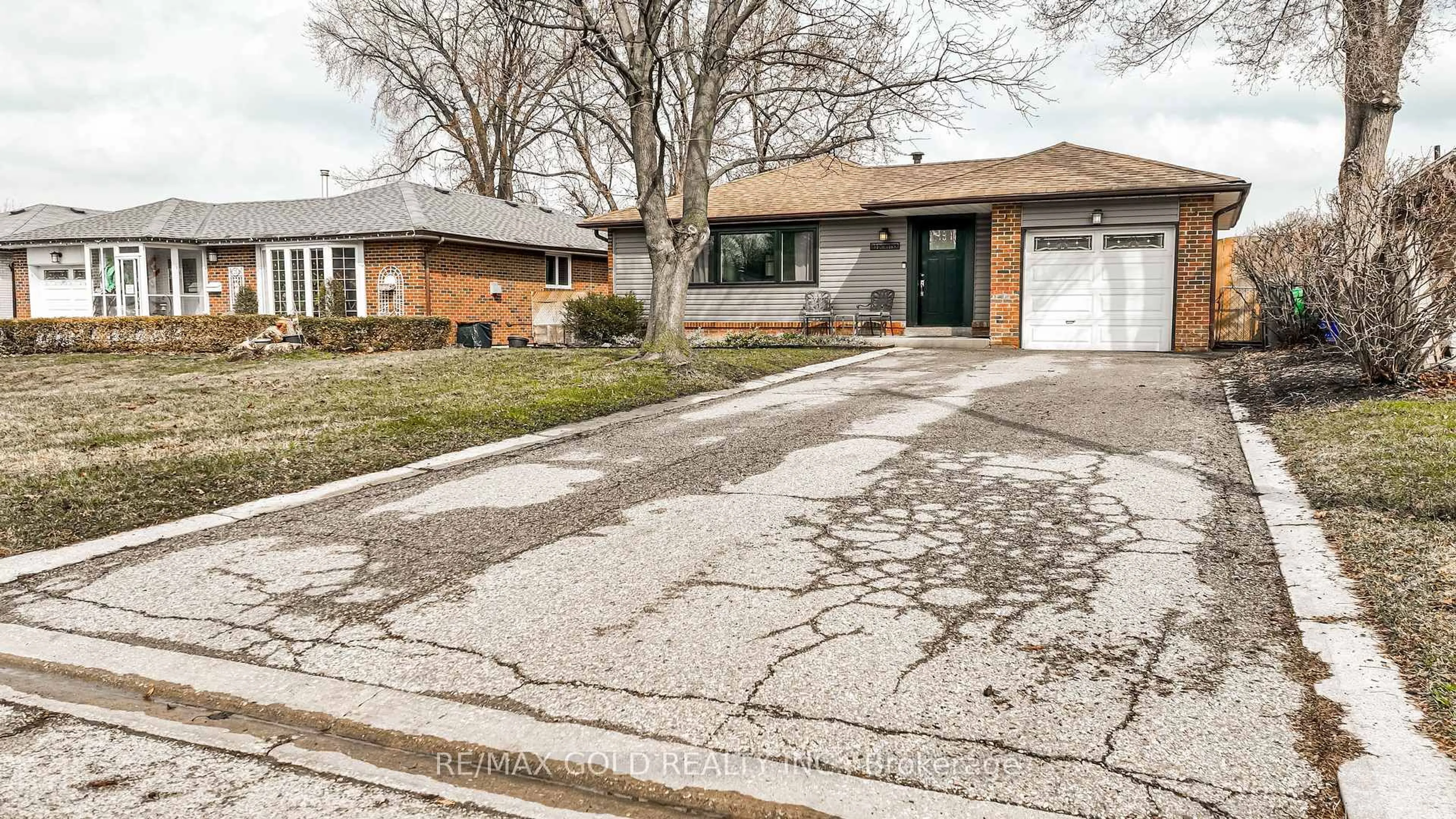 Home with brick exterior material, street for 23 Dunster Cres, Brampton Ontario L6T 3J8