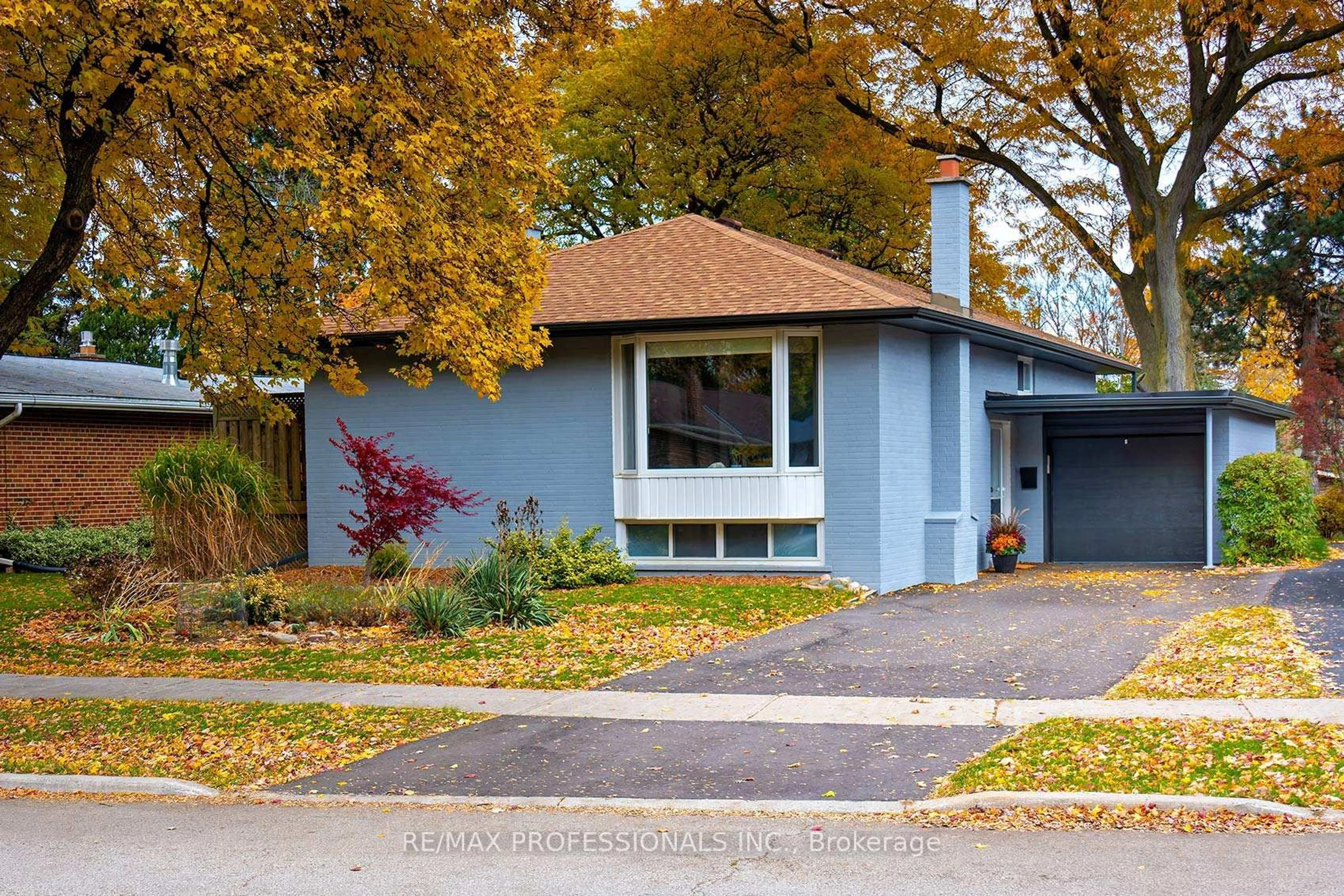 Home with brick exterior material, street for 17 Beaver Bend Cres, Toronto Ontario M9B 5P7