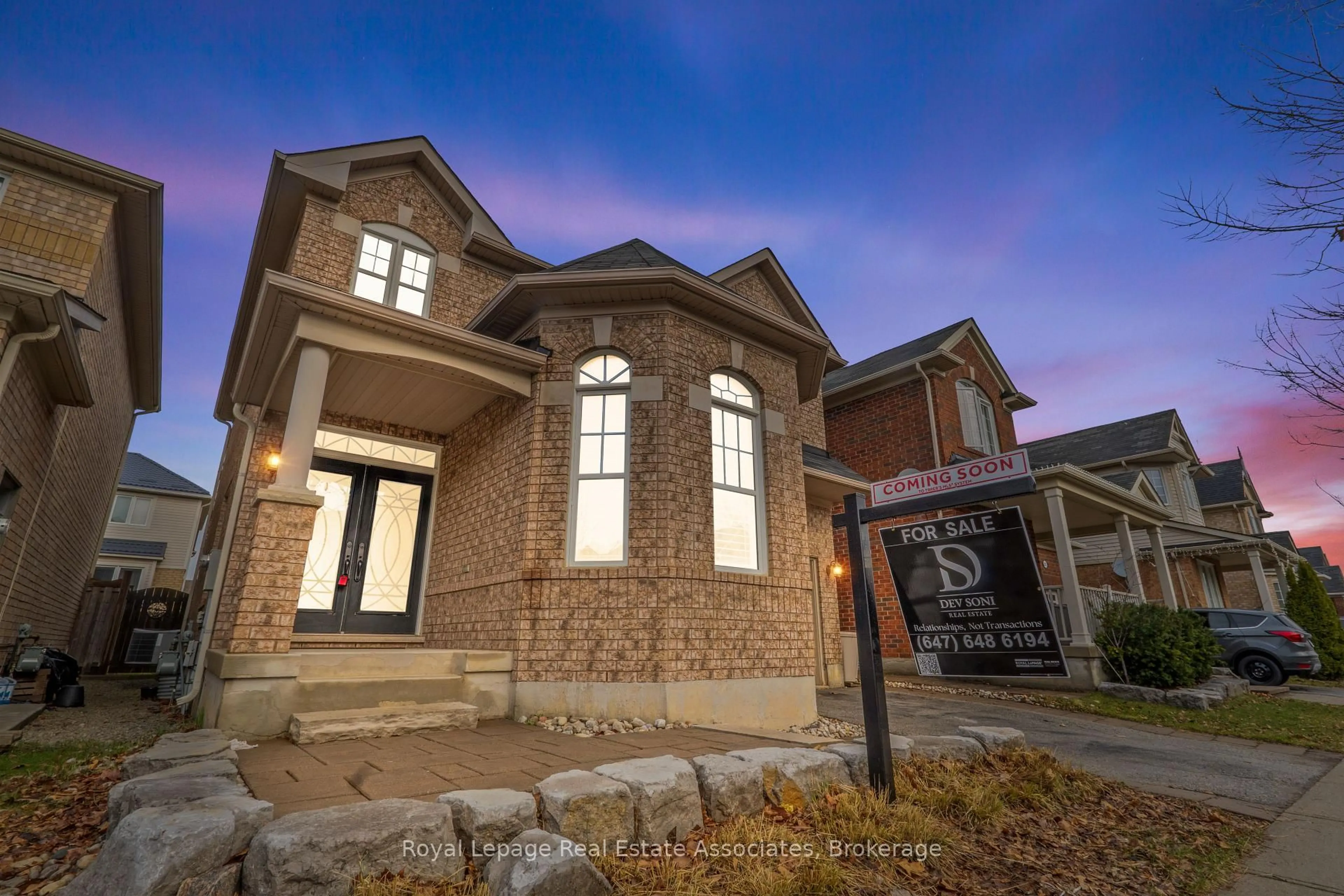 Home with brick exterior material, street for 291 Silver Crt, Milton Ontario L9T 0N6