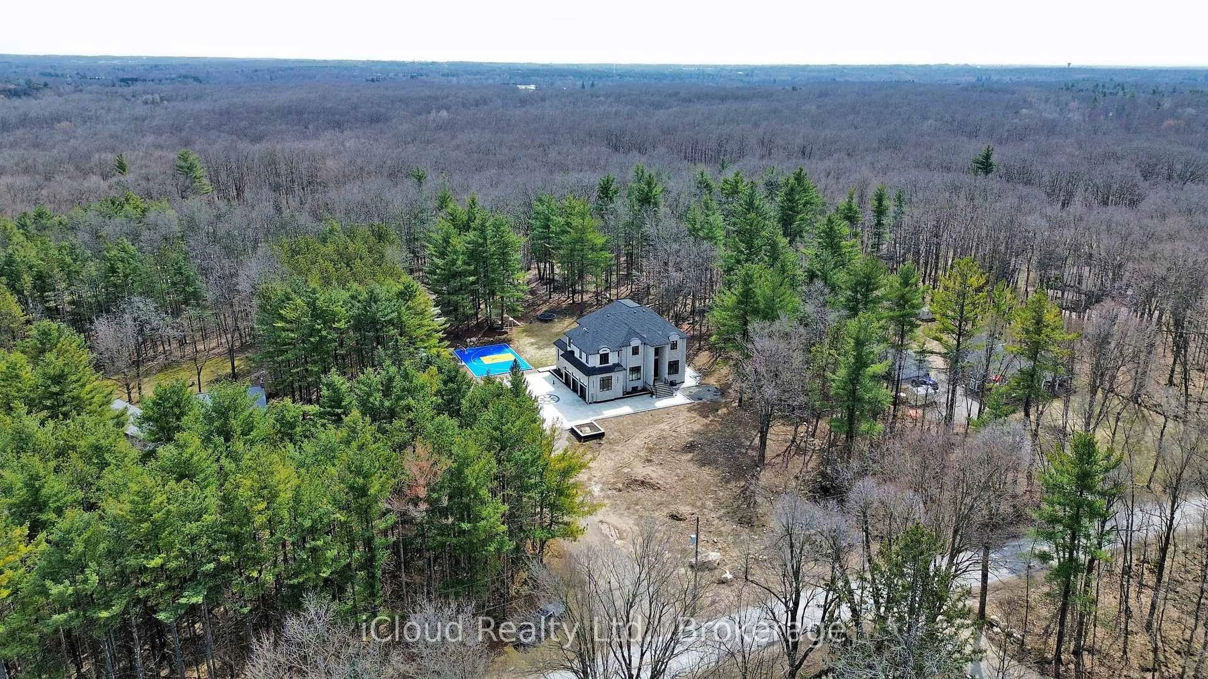 A pic from outside/outdoor area/front of a property/back of a property/a pic from drone, forest/trees view for 1200 Conservation Rd, Milton Ontario L0P 1B0